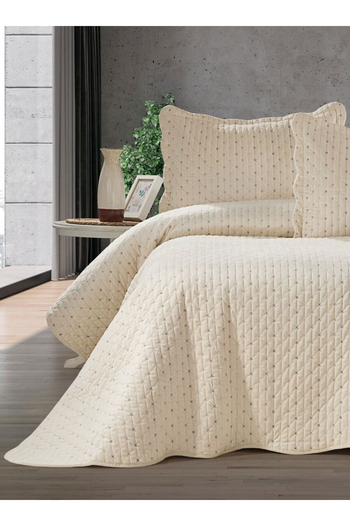 Renkli Nakışlı Çift Kişilik Yatak Örtüsü Seti (3 Parça) - 250x260 cm - Pvc Çantalı - %100 Pamuk