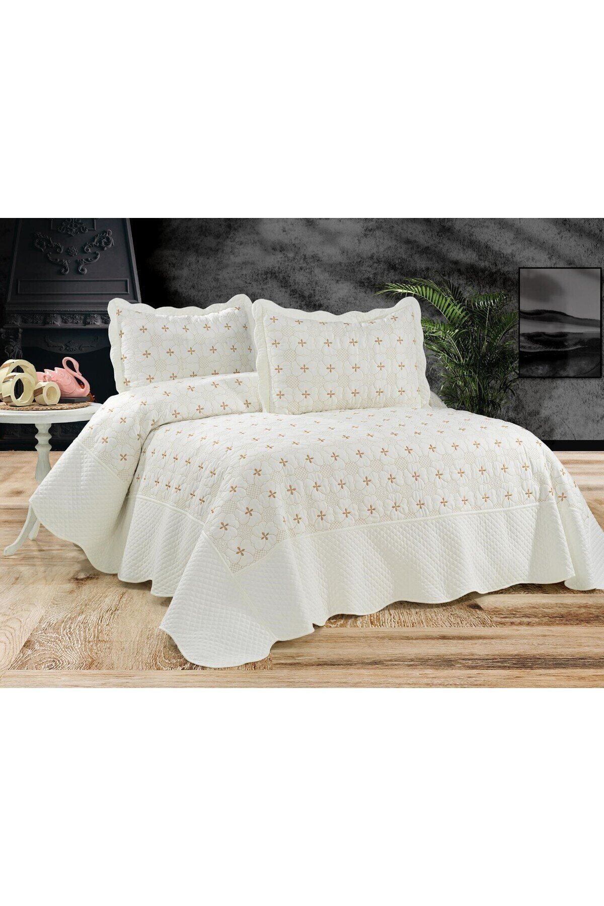 Toyo Nakışlı Çift Kişilik Yatak Örtüsü Seti (3 Parça) - 250x260 cm - Pvc Çantalı - %100 Pamuk