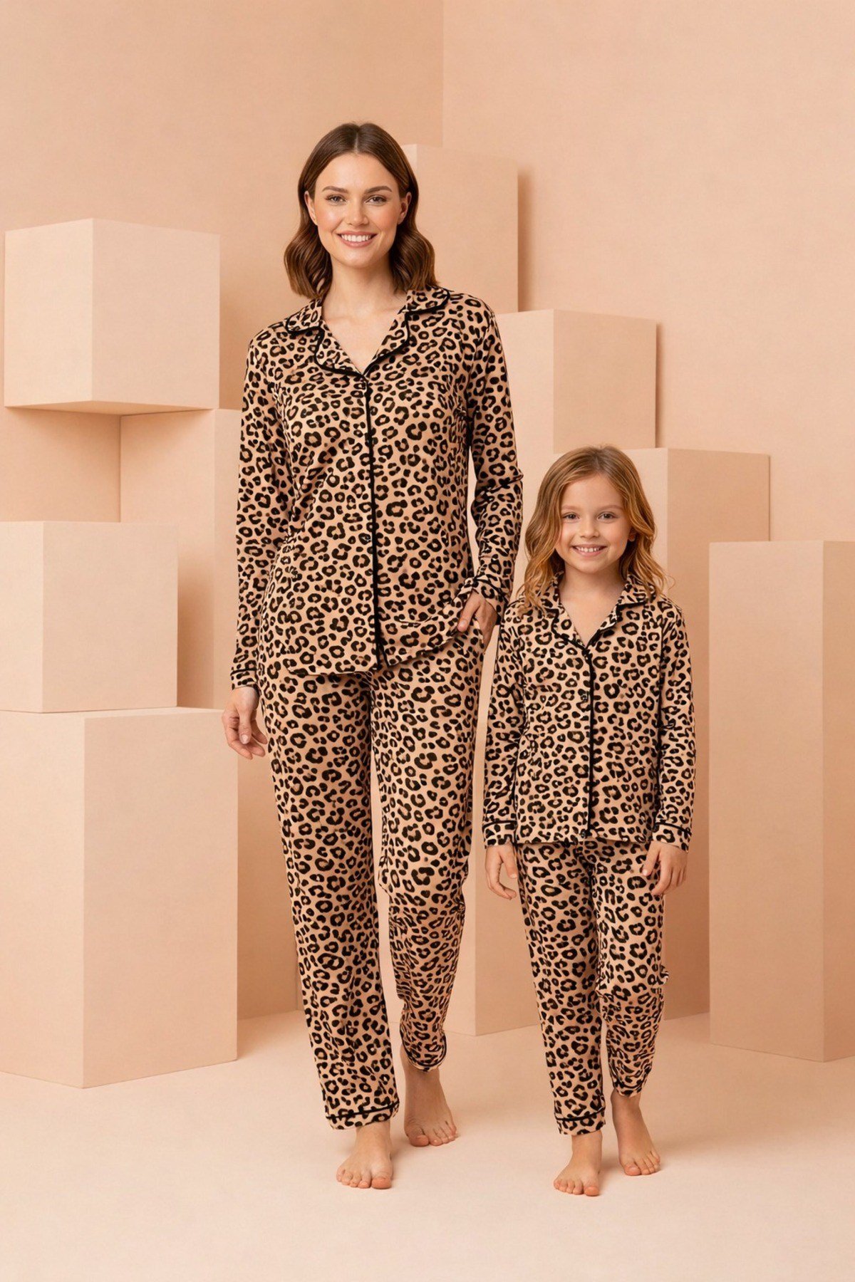 Anne-Kız Leopar Desenli Düğmeli Örme Uzun Kollu Pijama Takımı