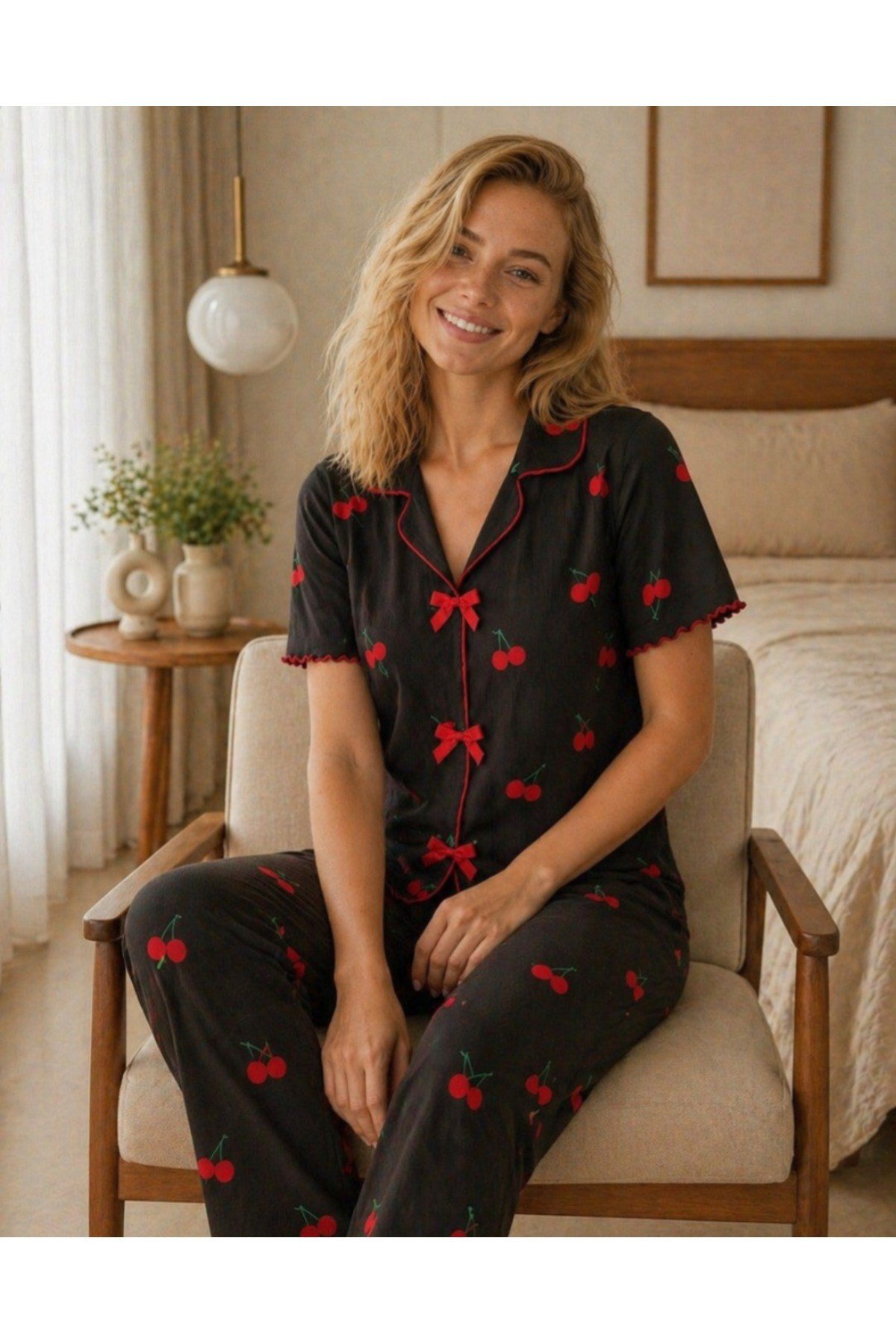 Bürümcük Kumaş Fiyonklu Baby Overlok Siyah Kiraz Desenli Pijama Takım