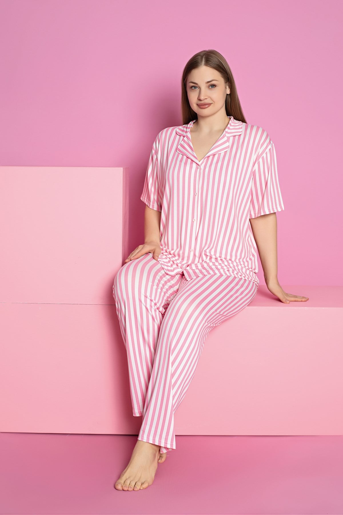 Büyük Beden CIZGILI DESEN MİLAN Düğmeli Kısa Kol Pijama Takımı