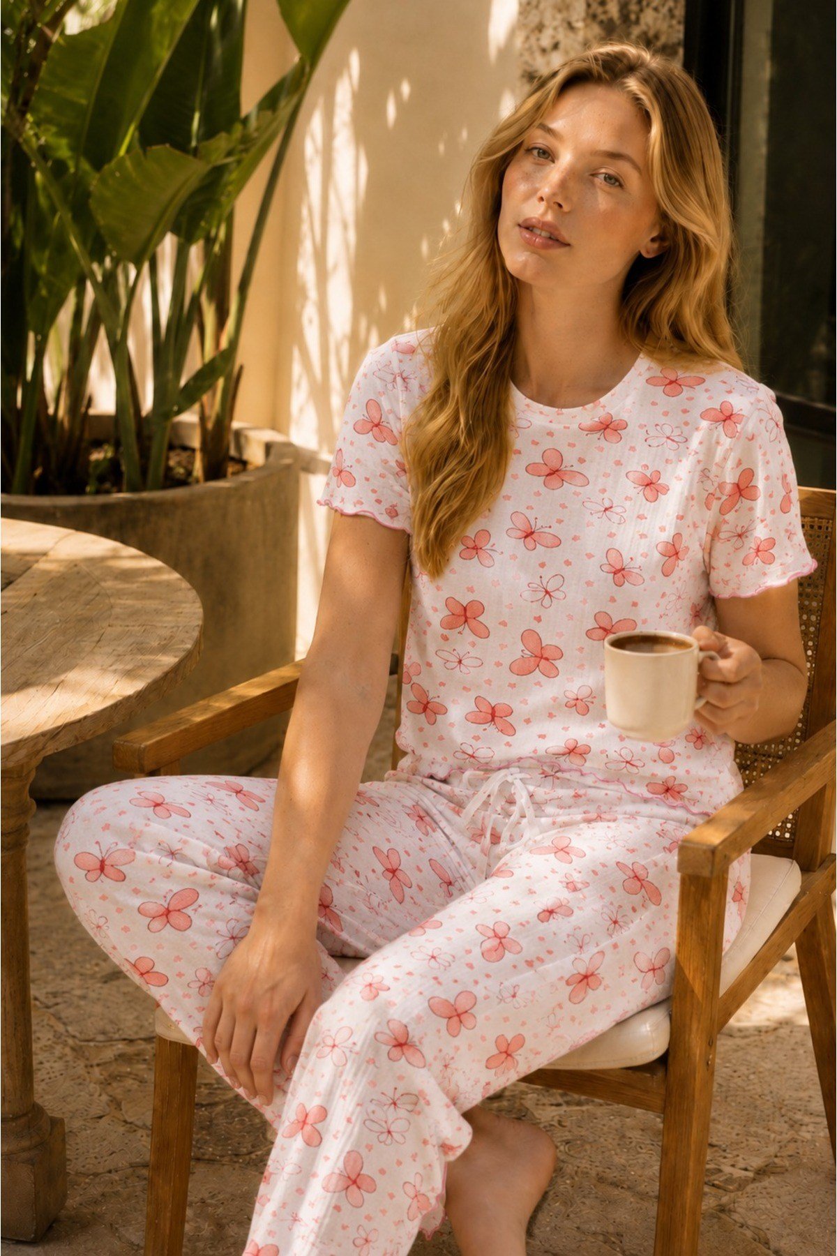 Kadın Alaçatı Kumaş Kelebek Desenli Kısa Kollu Yazlık Pijama Takımı