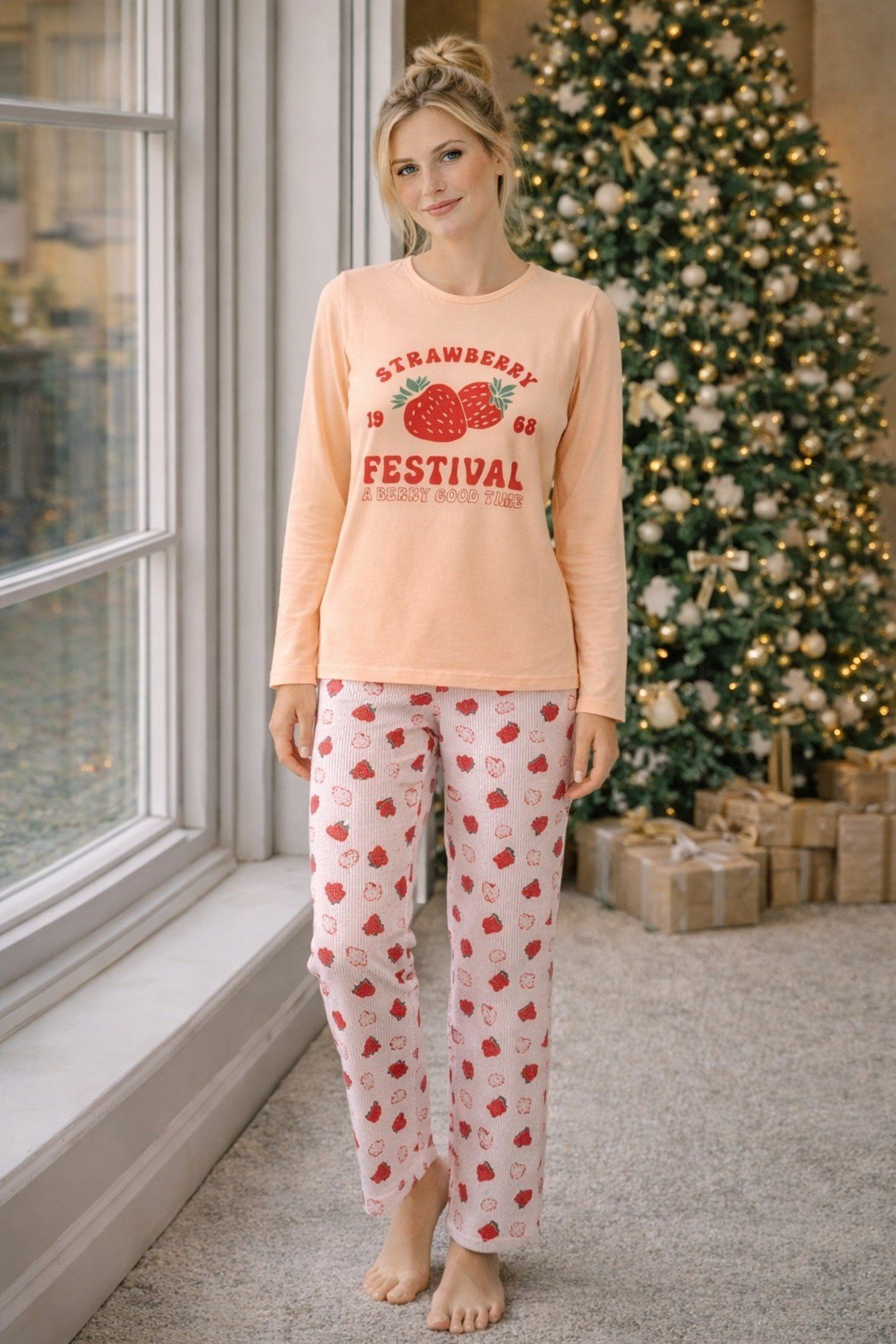 Kadın Çilek Baskılı Süprem Pijama Takımı
