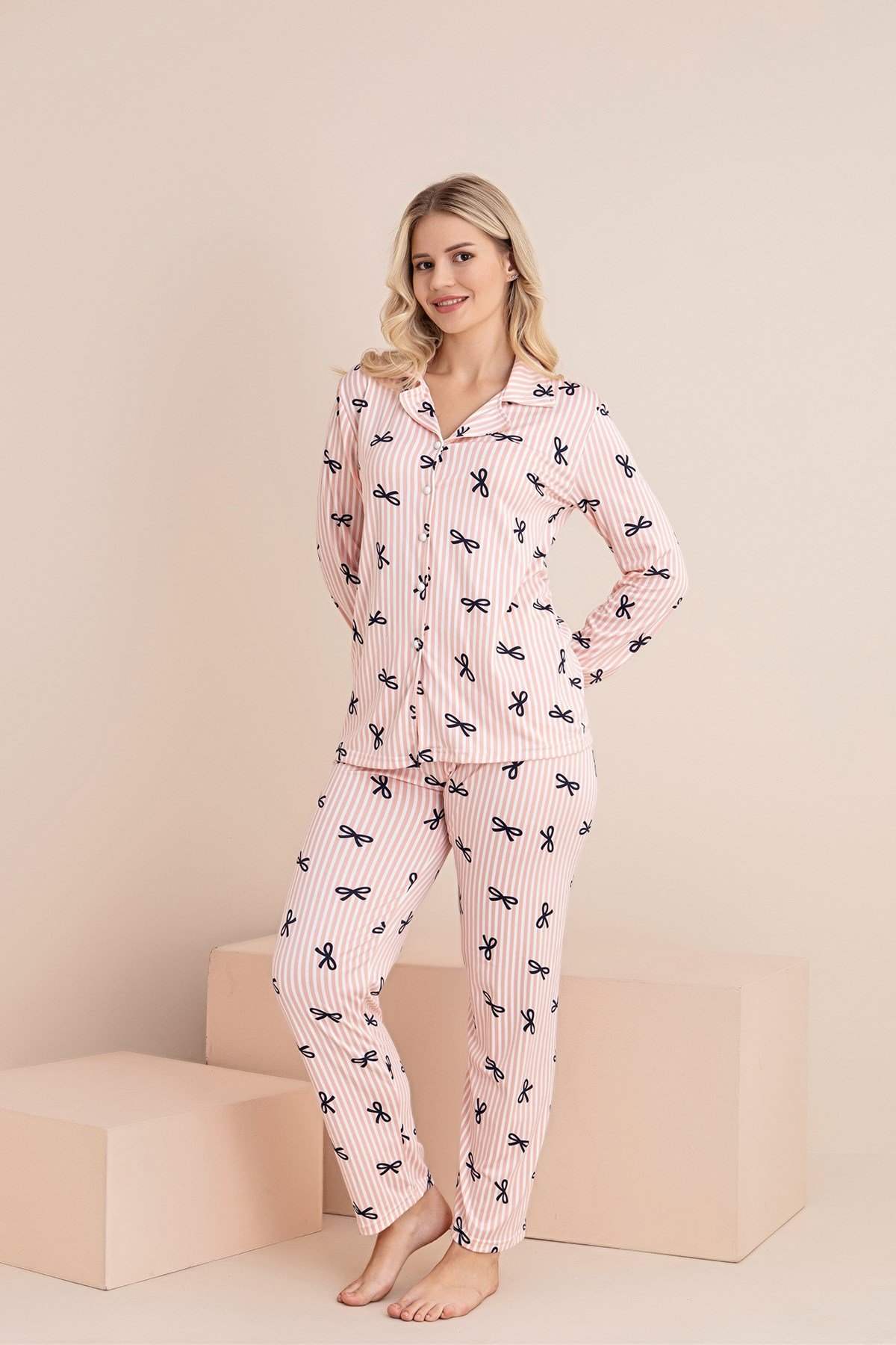 Kadın CİZGİLİ FİYONK Desenli Milan Örme Uzun Kol Kadın Düğmeli Pijama Takımı