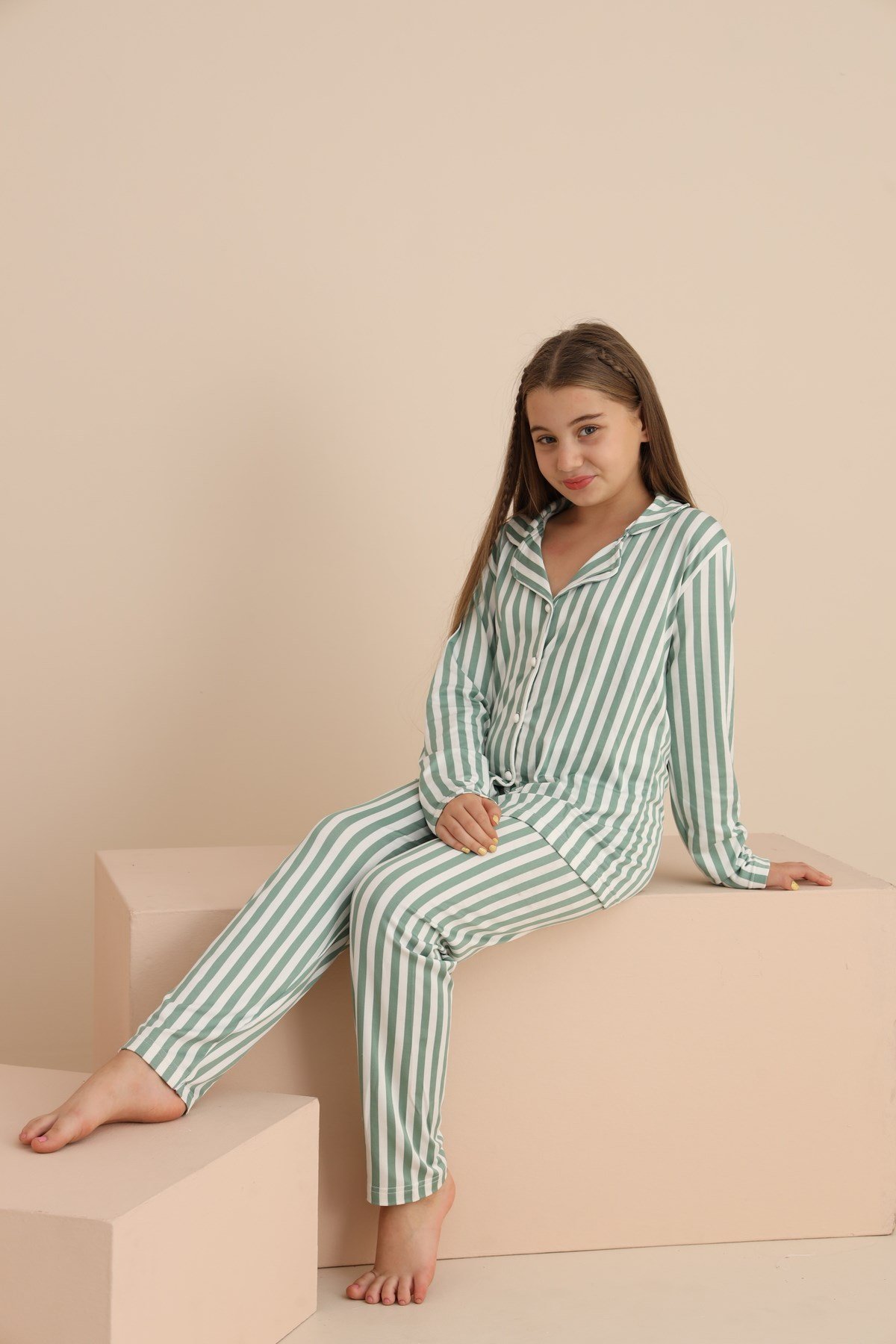 Kız CİZGİLİ YESİL Çocuk Yakalı Önü Düğmeli Pijama Takımı