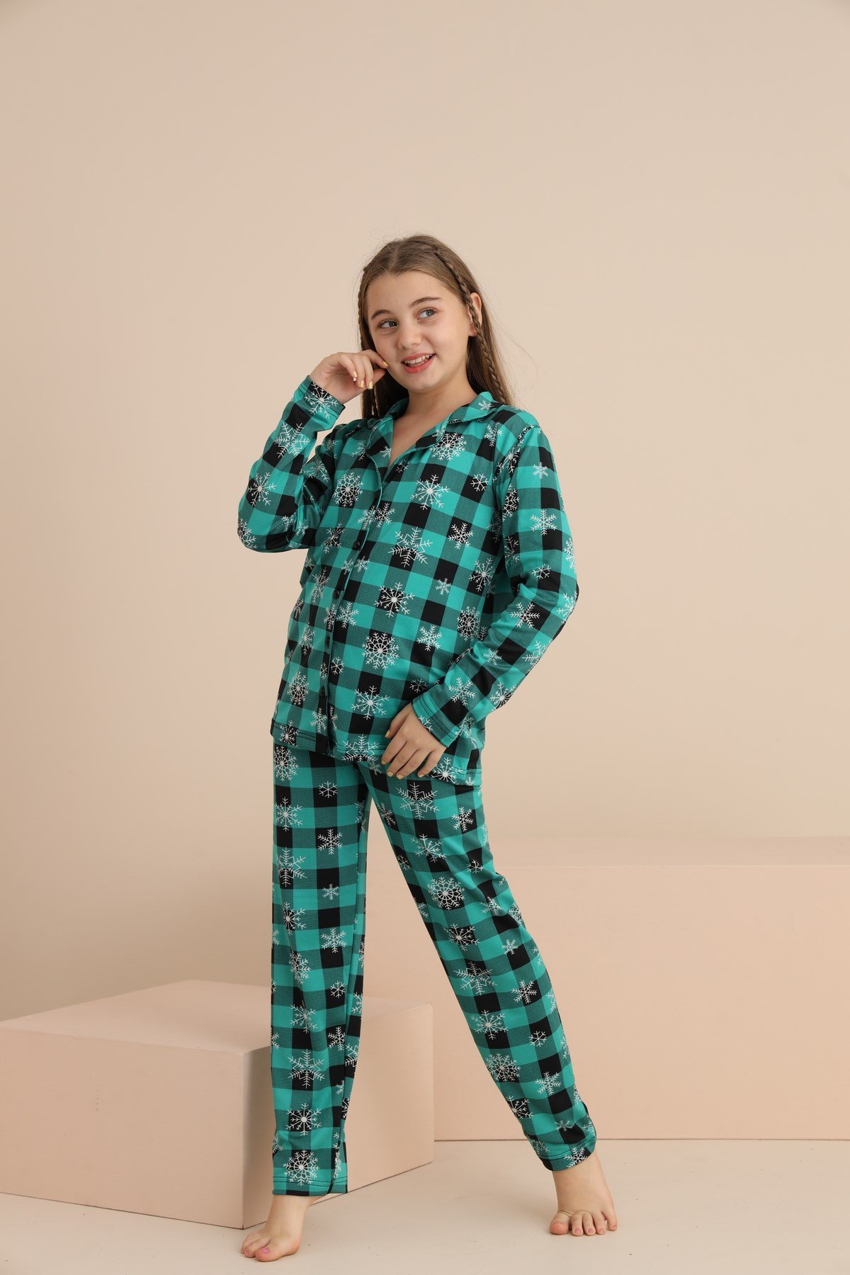 Kız Çocuk YESIL KAR DESEN EKOSE Yakalı Önü Düğmeli Pijama Takımı