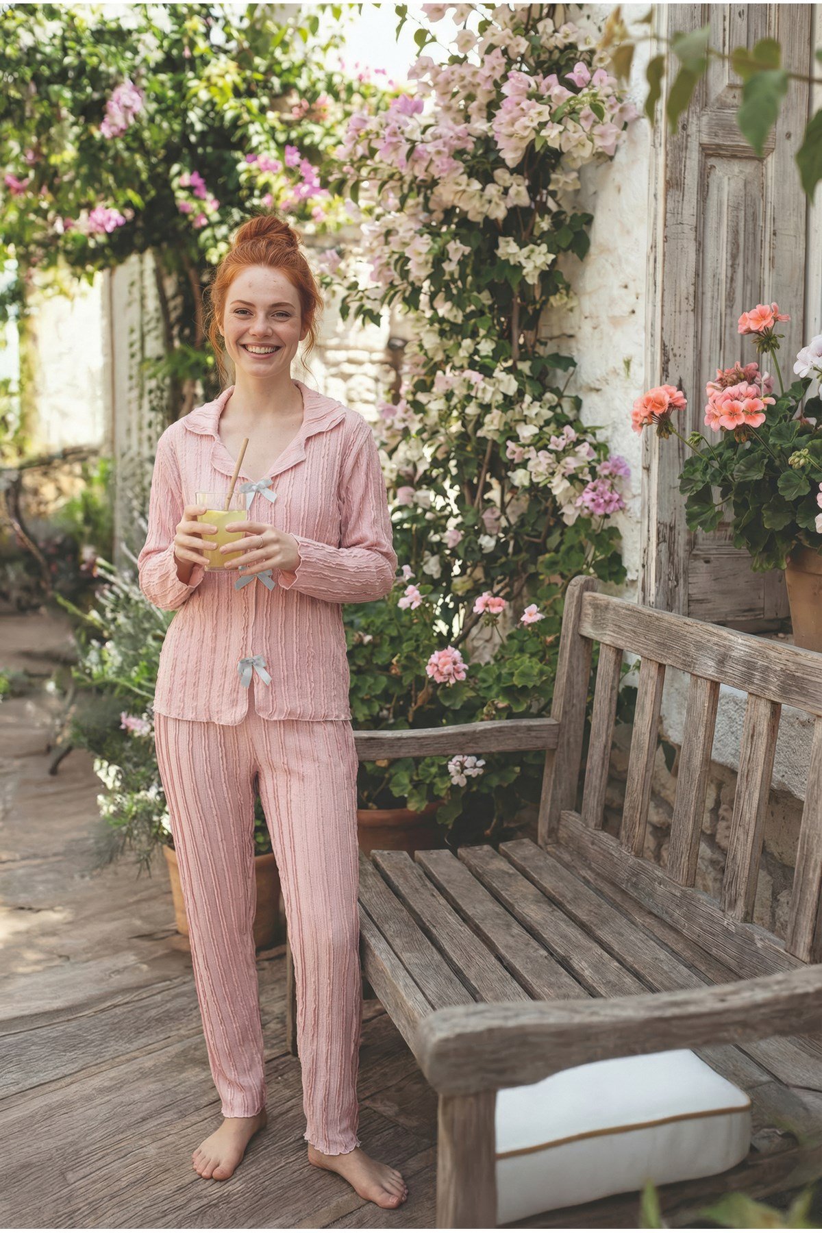 Pembe Bürümcük Kumaş Fiyonk Detaylı Uzun Kollu Pijama Takımı