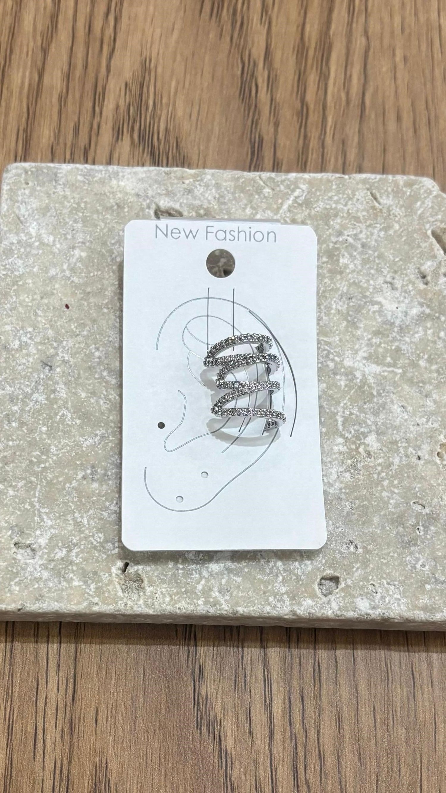Dört Sıra Taşlı Silver Kıkırdak Küpe