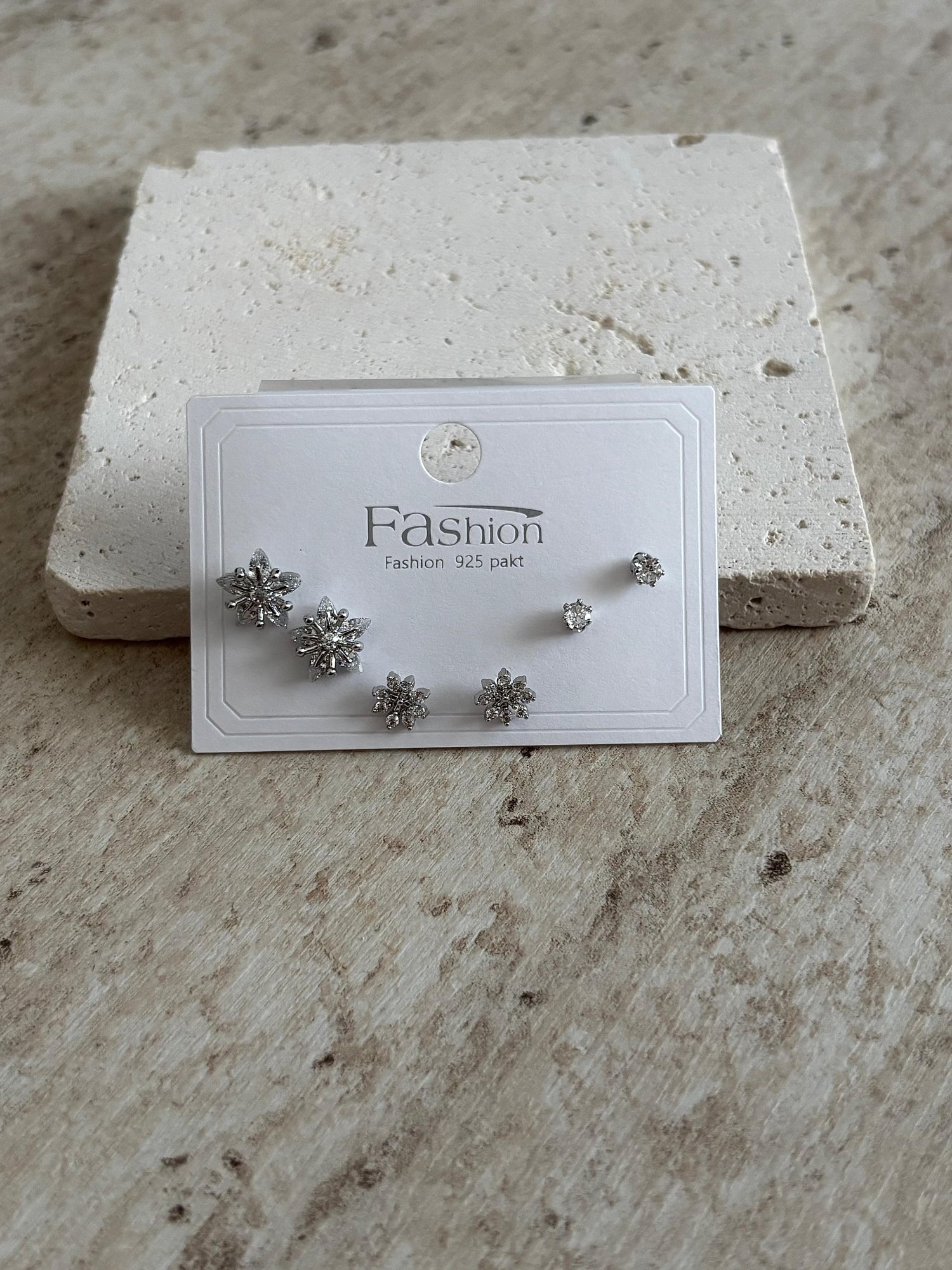 Kar Tanesi Silver Altılı Küpe