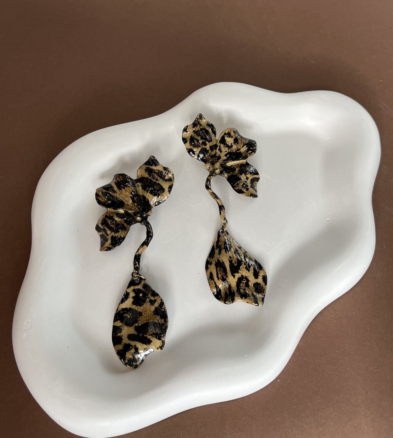 Sarkıt Yaprak Kahverengi Leopar Küpe