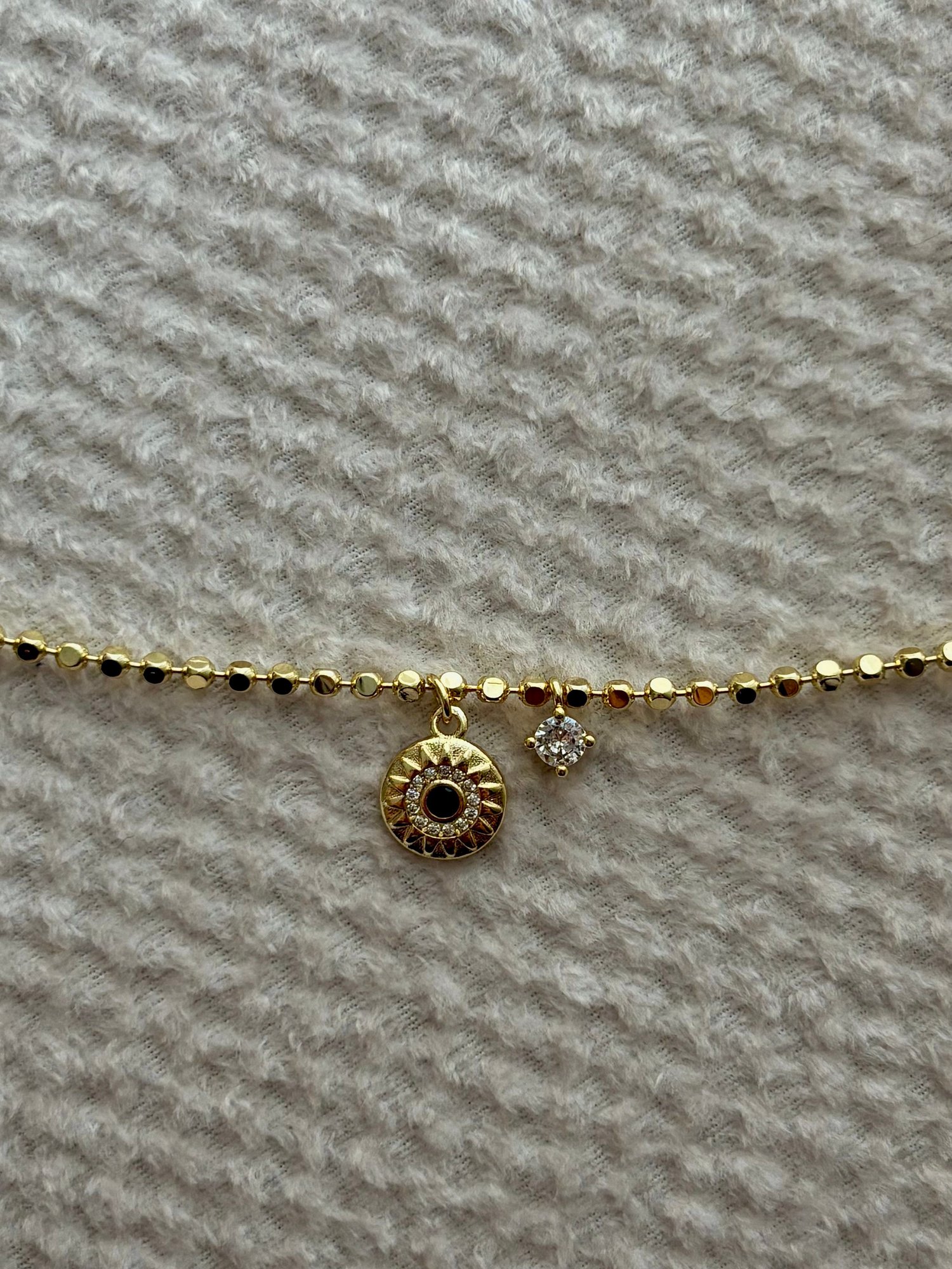 Taşlı Halka Charmlı Gold Halhal