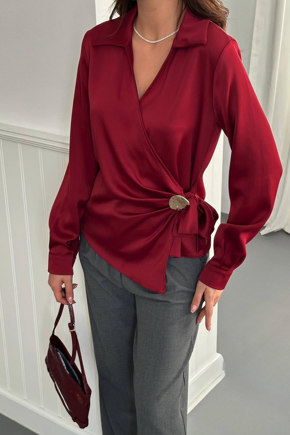 Bordo Düğme Detaylı Saten Bluz