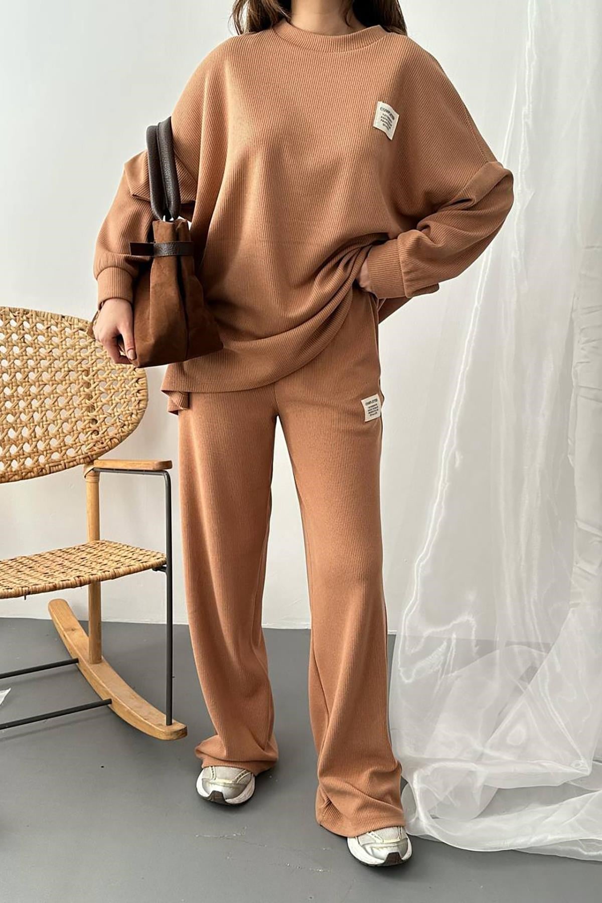 Camel Klasik Fitilli Kazak Ve Pantolon Takım