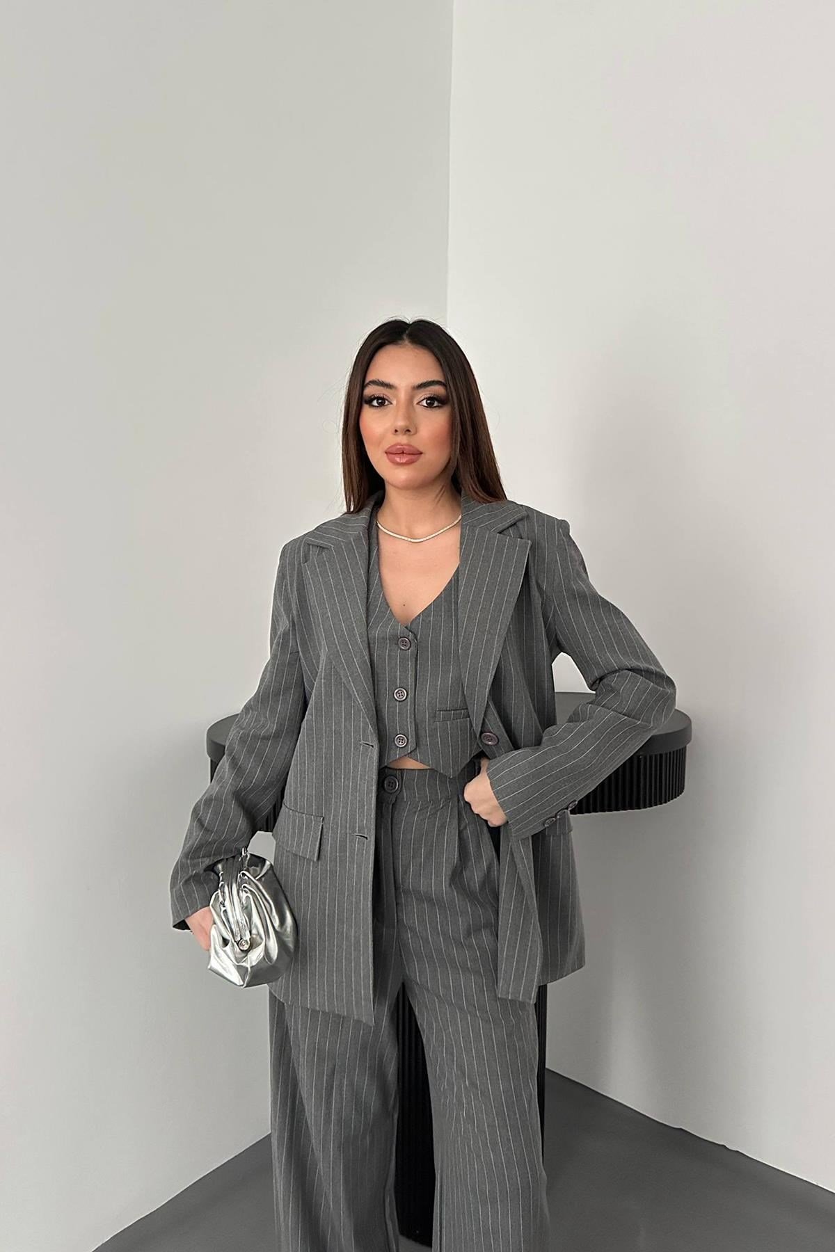 Gri Çizgili Ceket & Yelek Ve Pantolon Takım