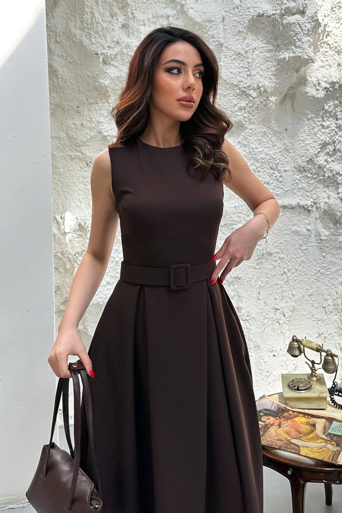 Kahverengi Halter Yaka Kloş Elbise