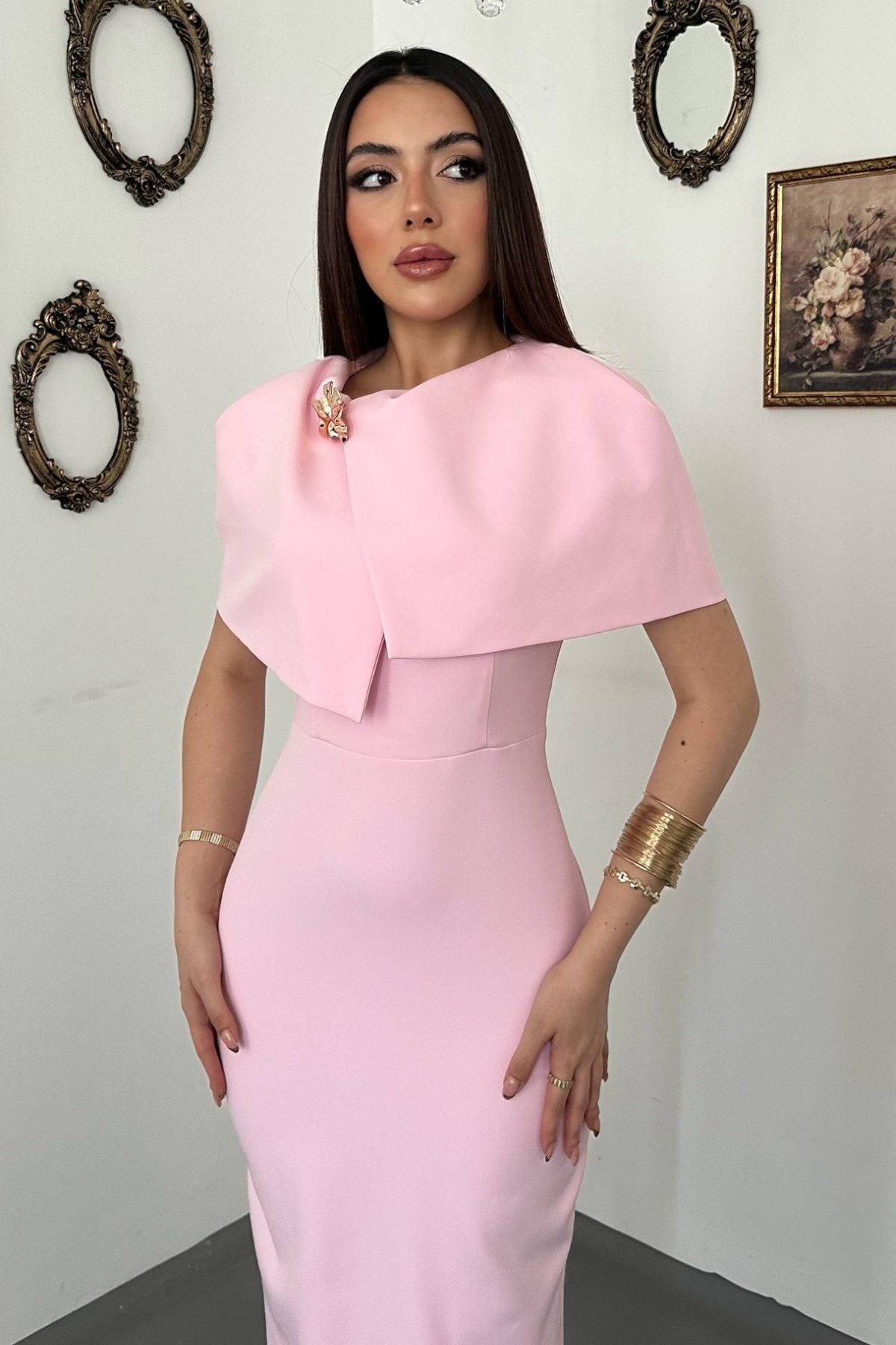 Pembe Tek Tokalı Pelerinli Elbise