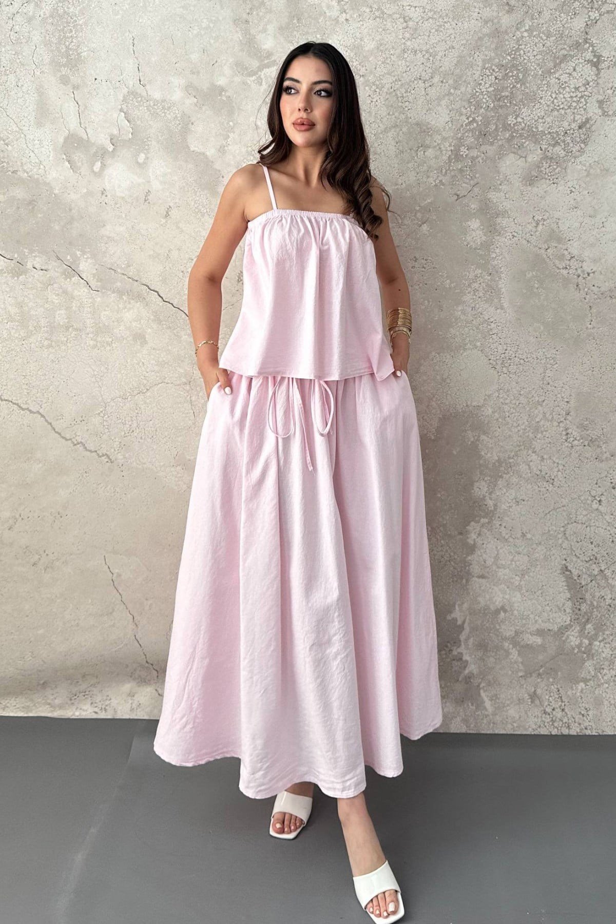 Pembe Volanlı Bluz Ve Etek Takım