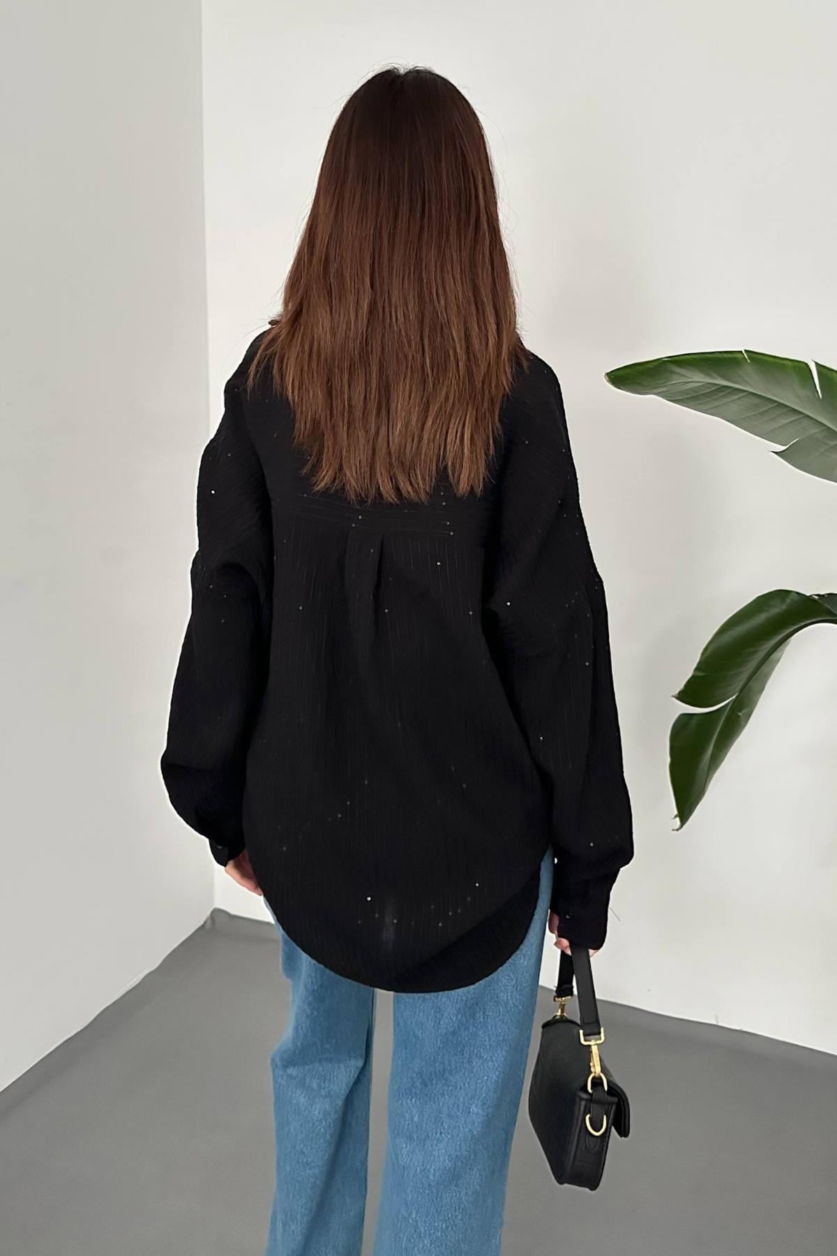 Siyah Nakışlı Oversize Gömlek
