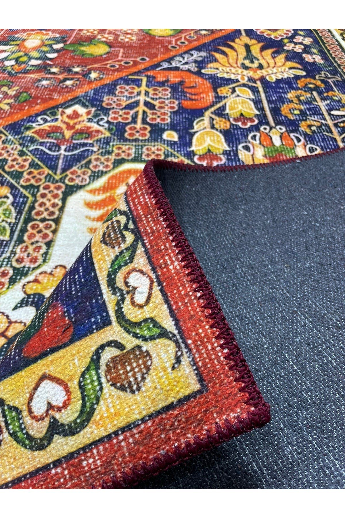 Anadolu Folklorik Desenli Kaymaz Taban Halı – Kırmızı Lacivert Salon Halısı