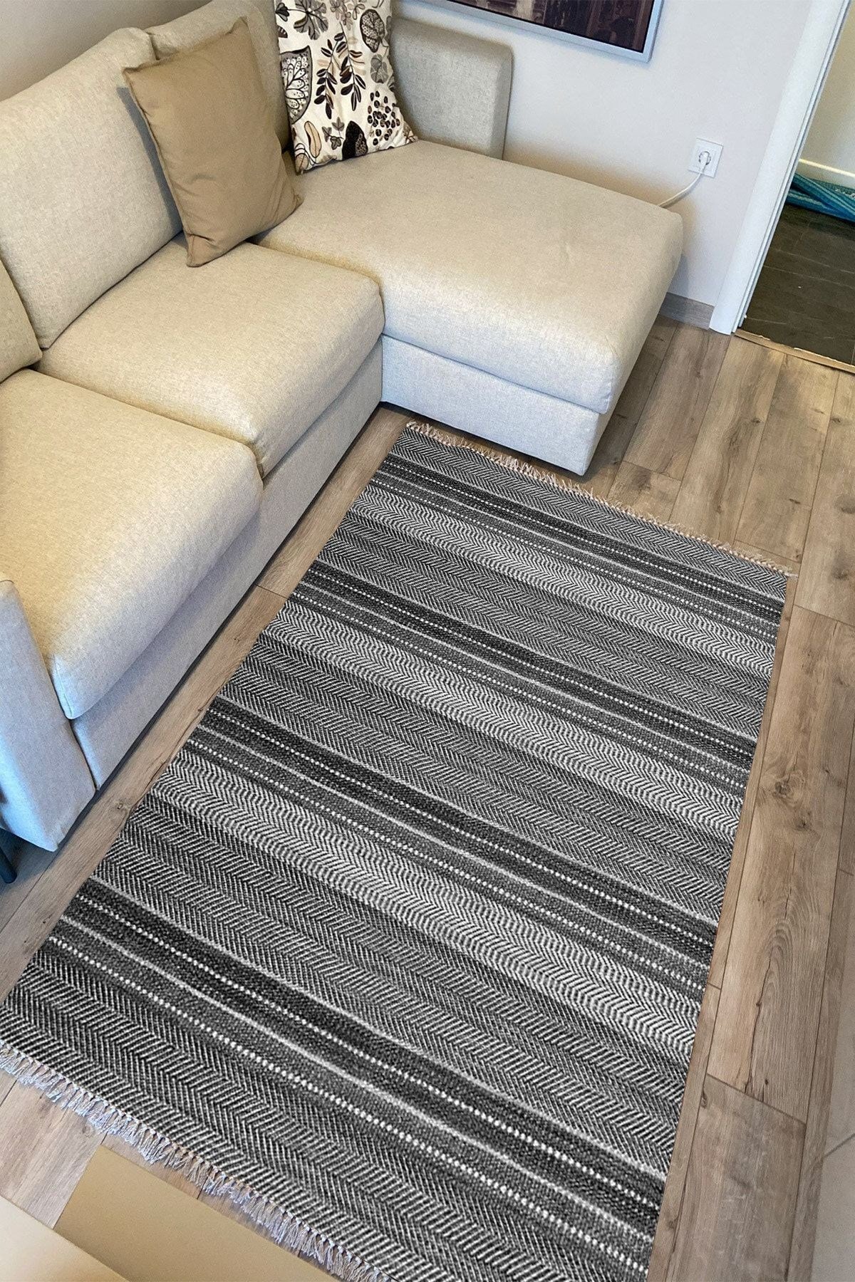 Cotton Kilim 3044 Siyah Gri Tonlarında Örgü Eskitme Desenli Dekoratif Dokuma Taban Kilim