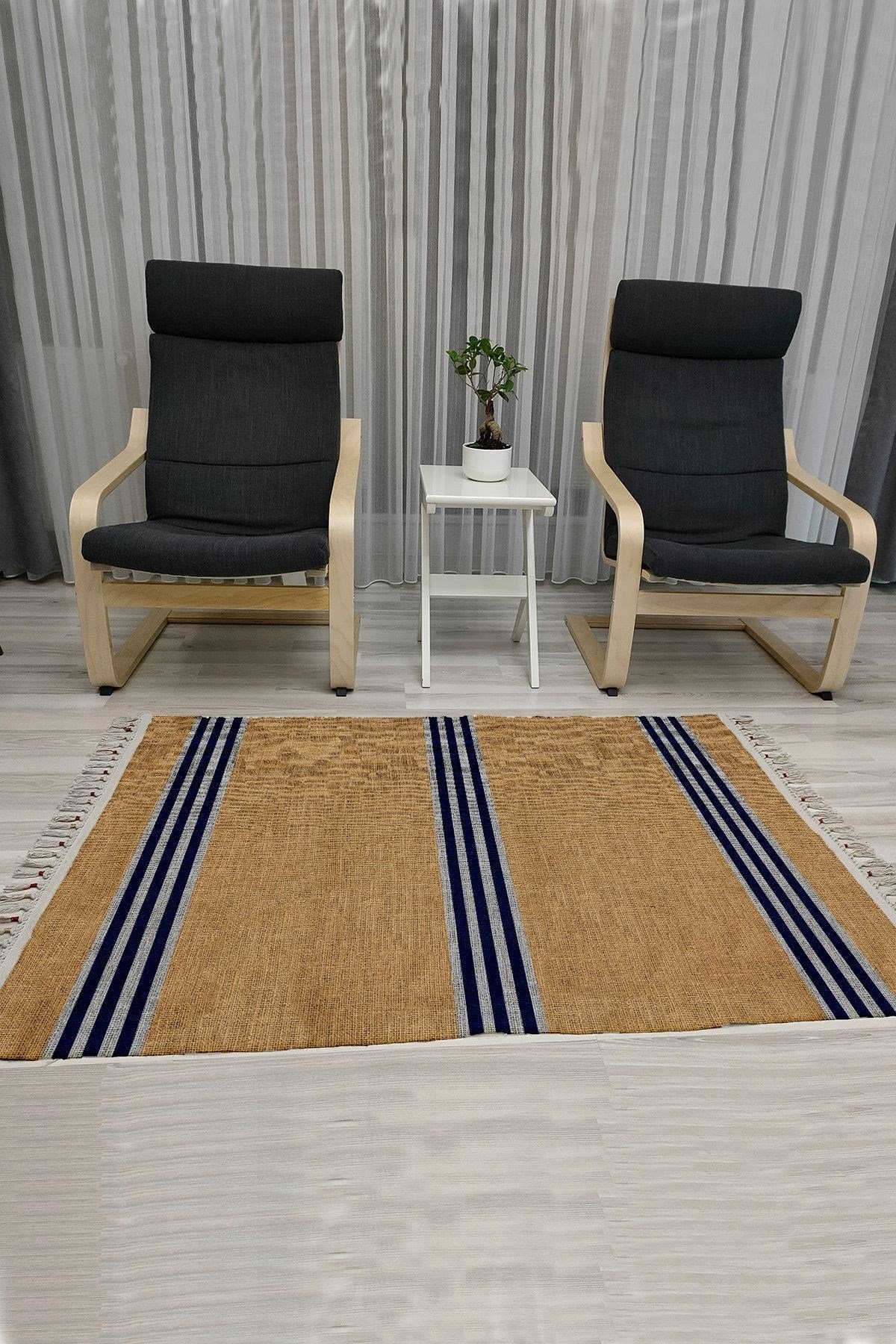 Cotton Serisi Kahverengi Taban Üzerinde Gri Ve Lacivert Ince Bordürlü Dekoratif Dokuma Taban Kilim