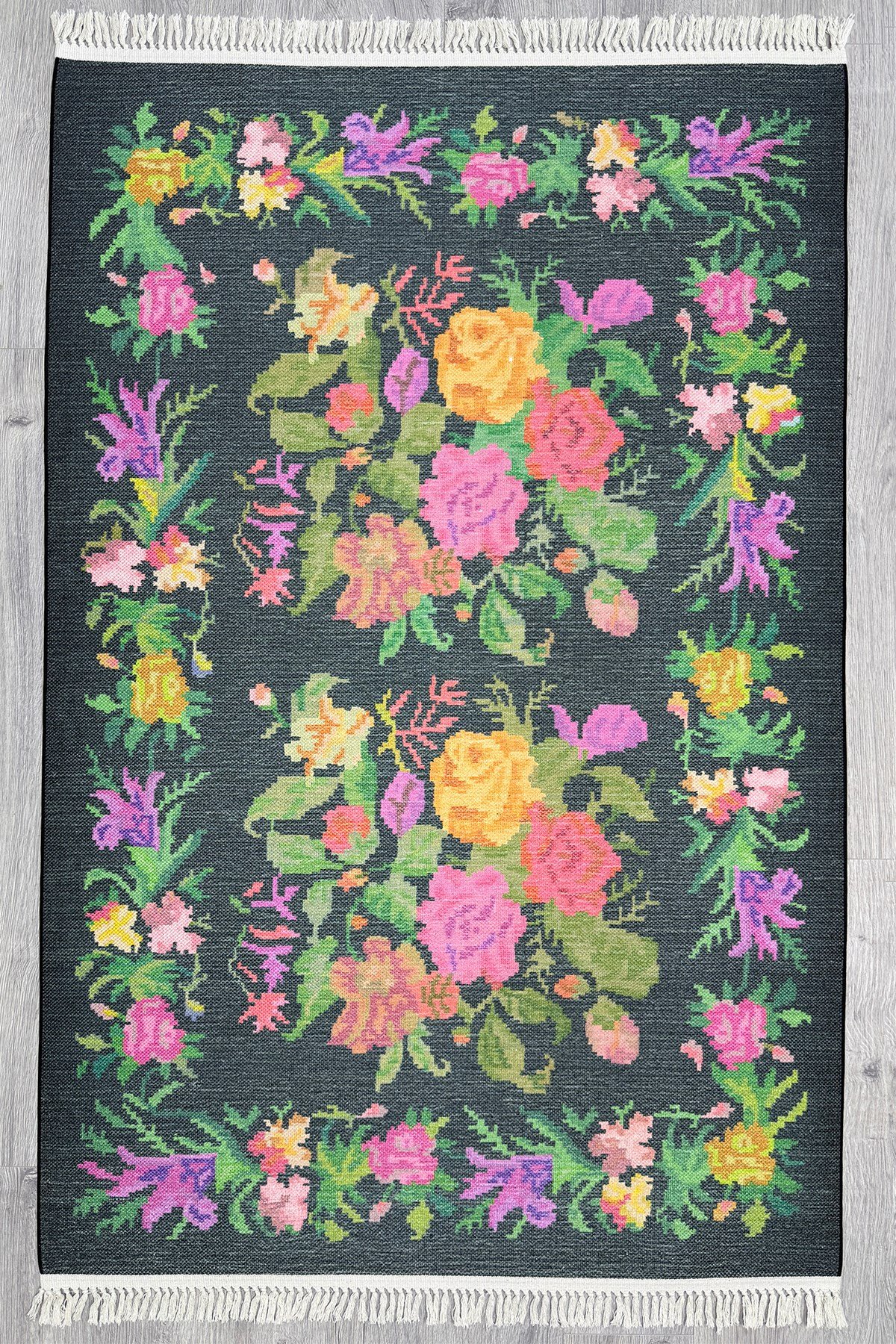 Cotton Serisi Siyah Taban Ütsünde Renkli Çiçek Motifli Otantik Dekoratif Dokuma Taban Kilim