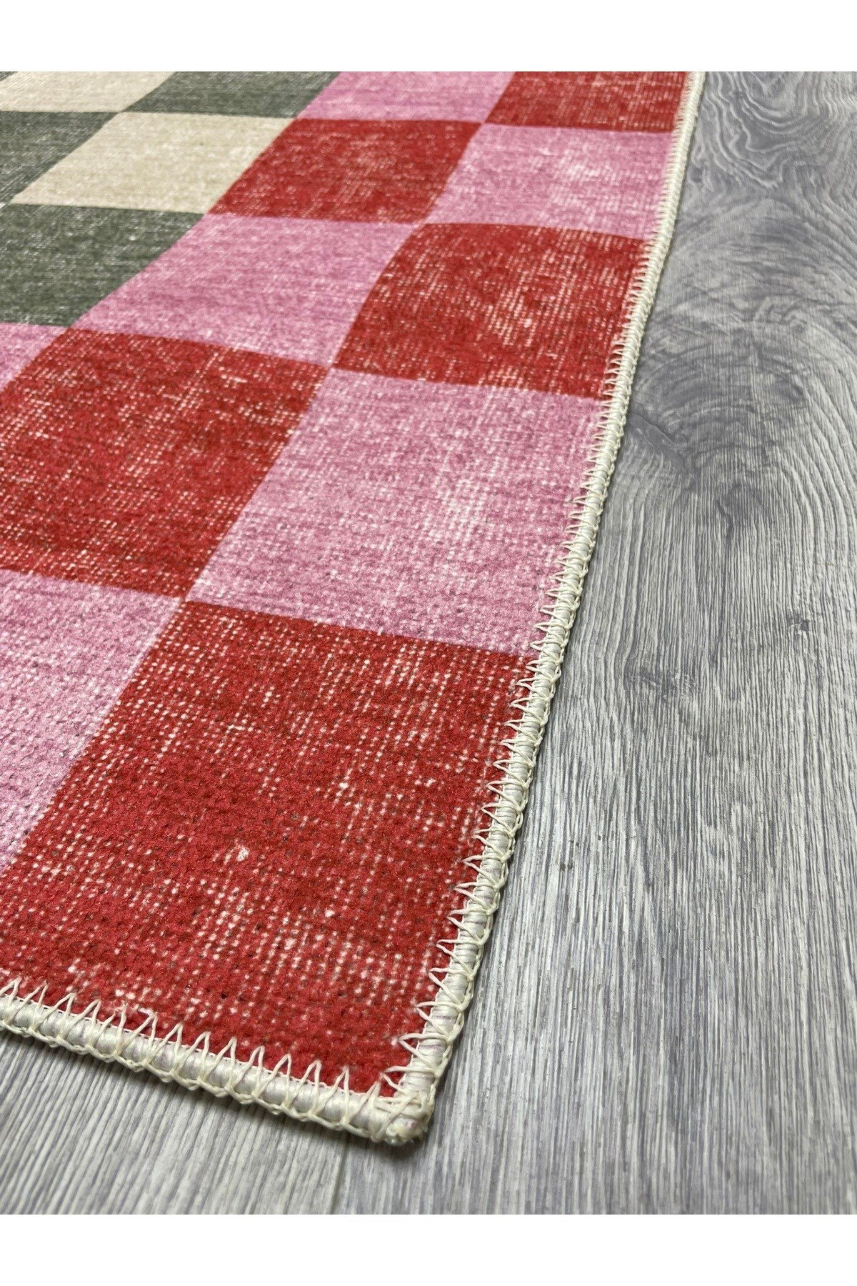Kaymaz Tabanlı Modern Ekose Halı - Pembe Turuncu Yeşil Kareli 2296