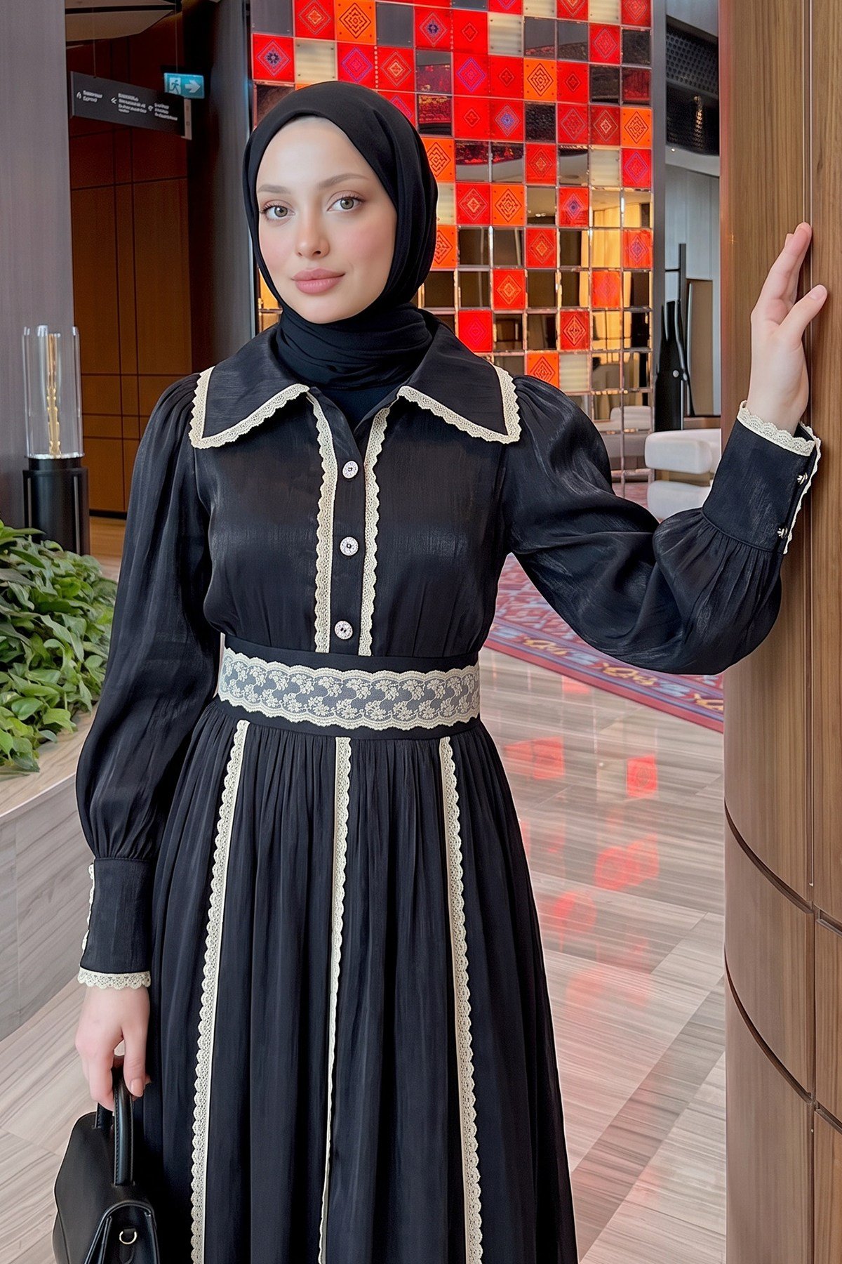 Dantel Detaylı Elbise - SİYAH