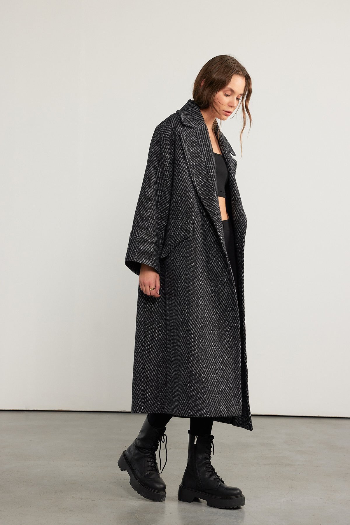 Balık Sırtı Kaşe Kaban Siyah Oversize Bol Kesim