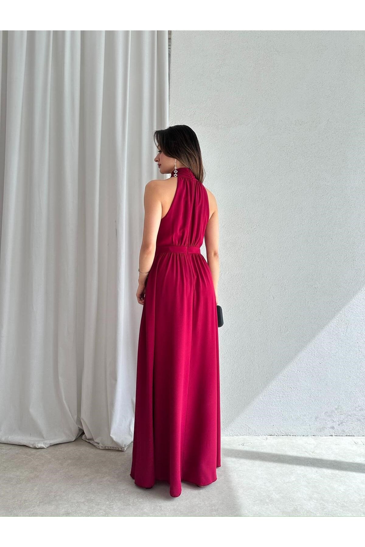 Bordo Halter Yaka Yırtmaçlı Uzun Elbise