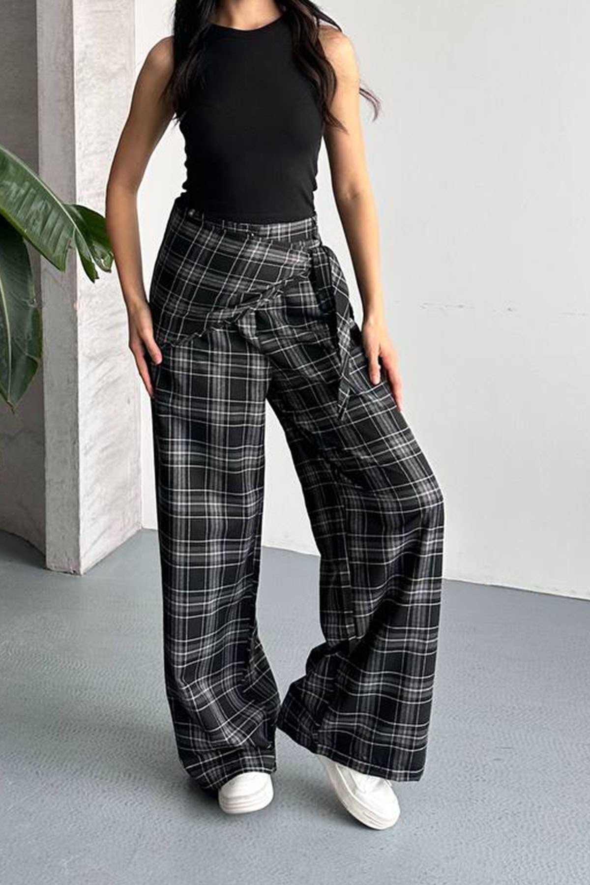 BSK Fular Detaylı Ekoseli Tailored Fit Pantolon