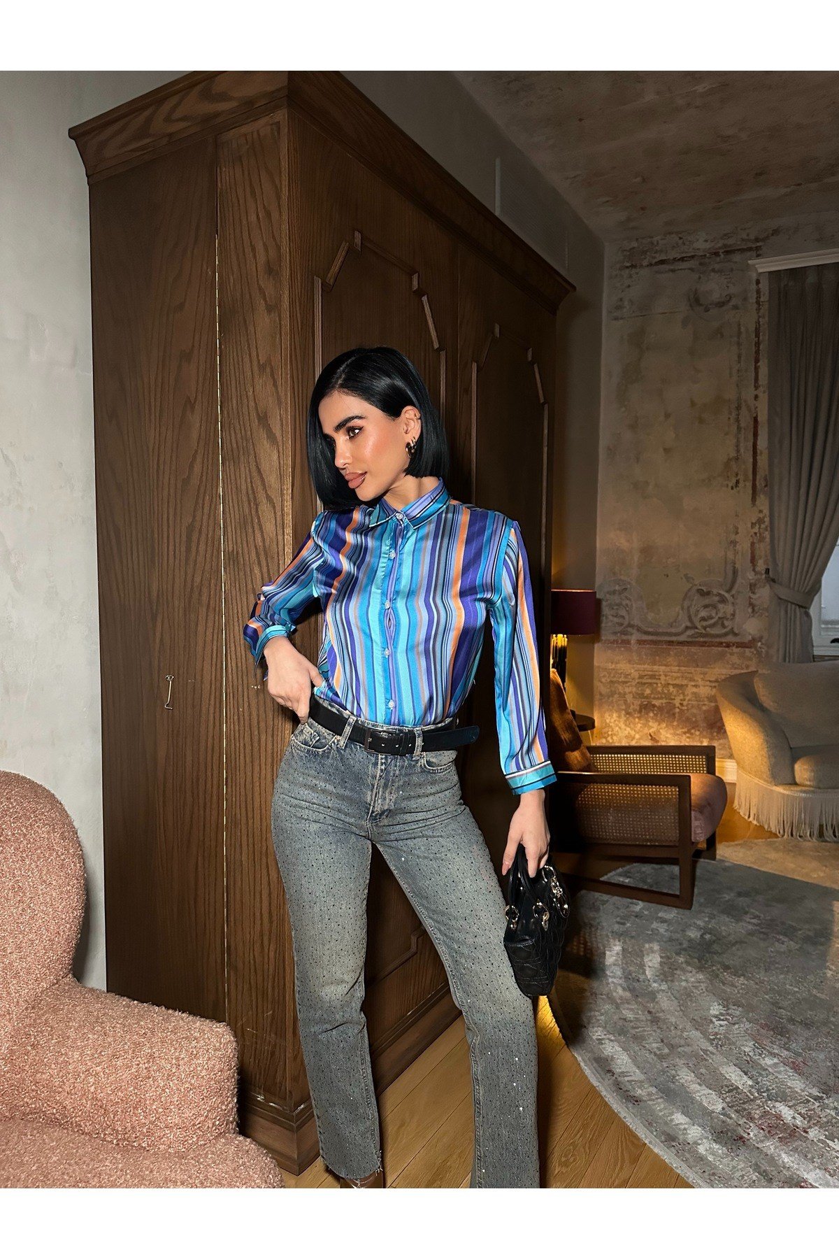 Çok Renkli Dikey Çizgili Premium Saten Gömlek - Retro Şık Tasarım