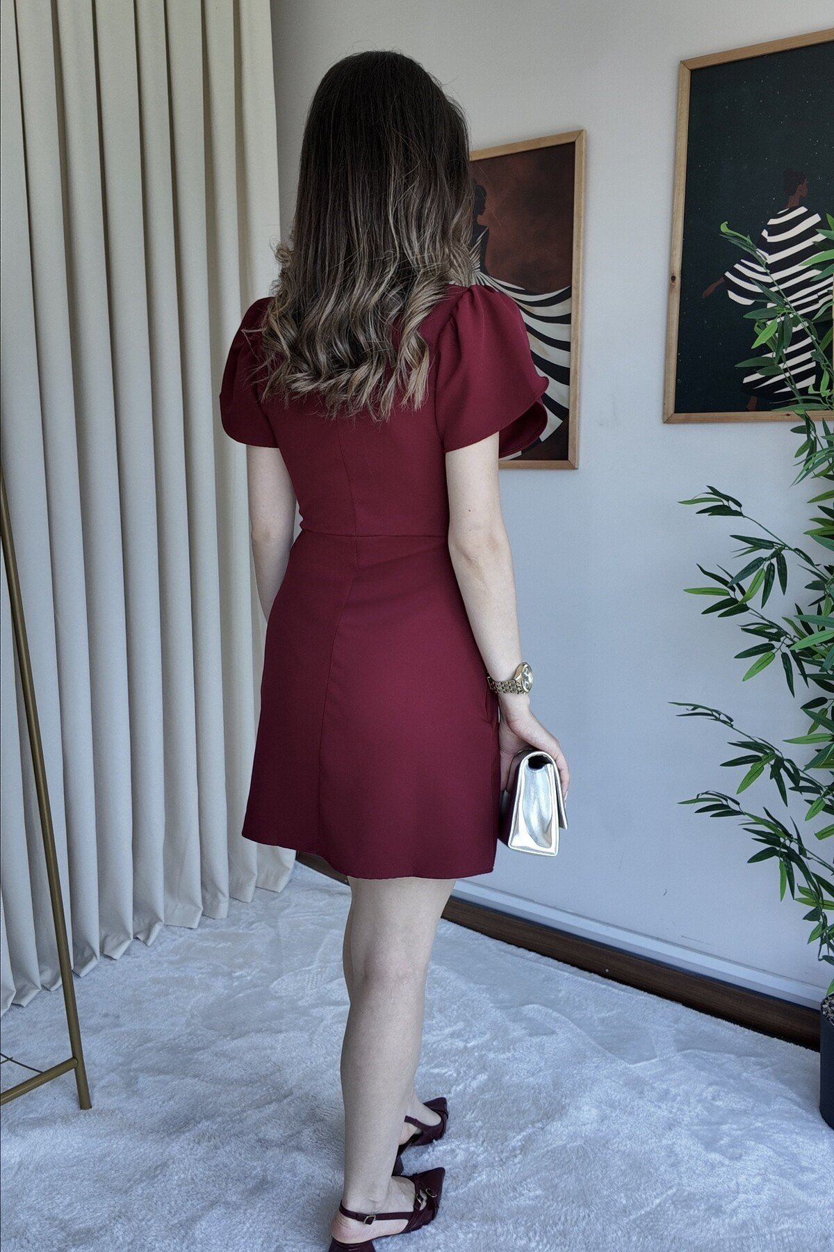 Dik Yaka Düğme Detaylı Mini Elbise