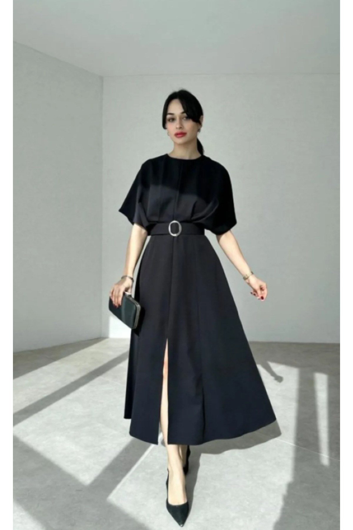 HAYALİM MODA Kemer Detaylı Yırtmaçlı Piliseli Midi Elbise