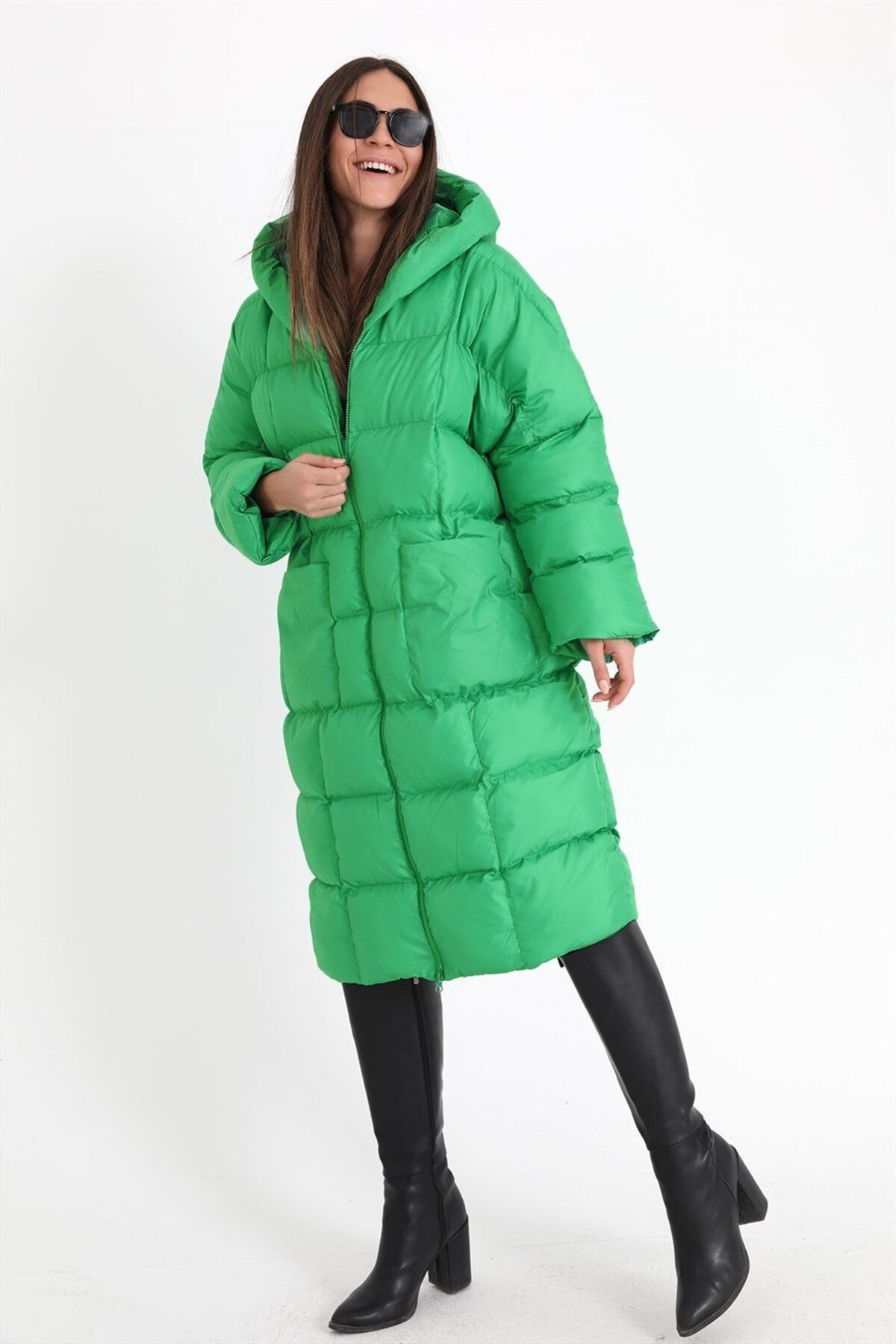 Kadın Açık Yeşil Kapüşonlu Şişme Uzun Oversize Mont