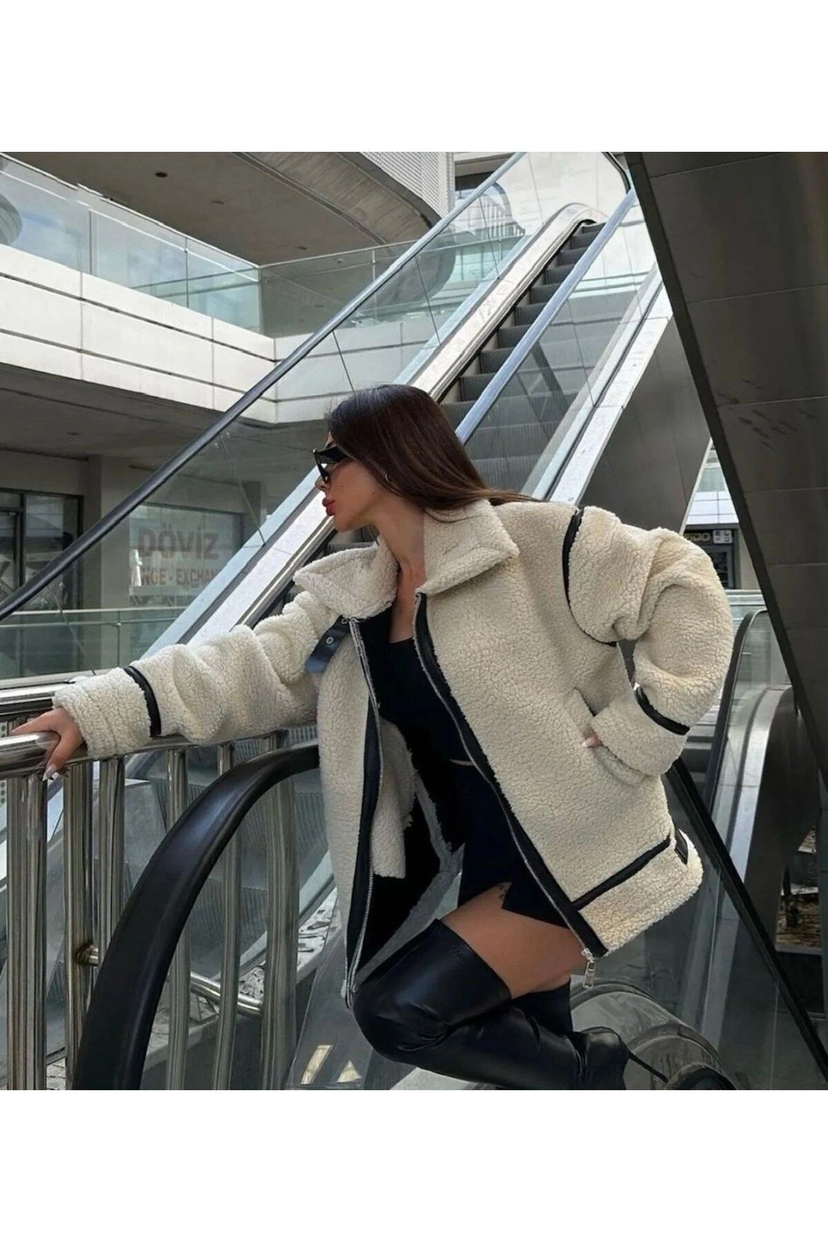 Kadın Bej Premium Tasarım Fermuarlı Peluş Mont LQ