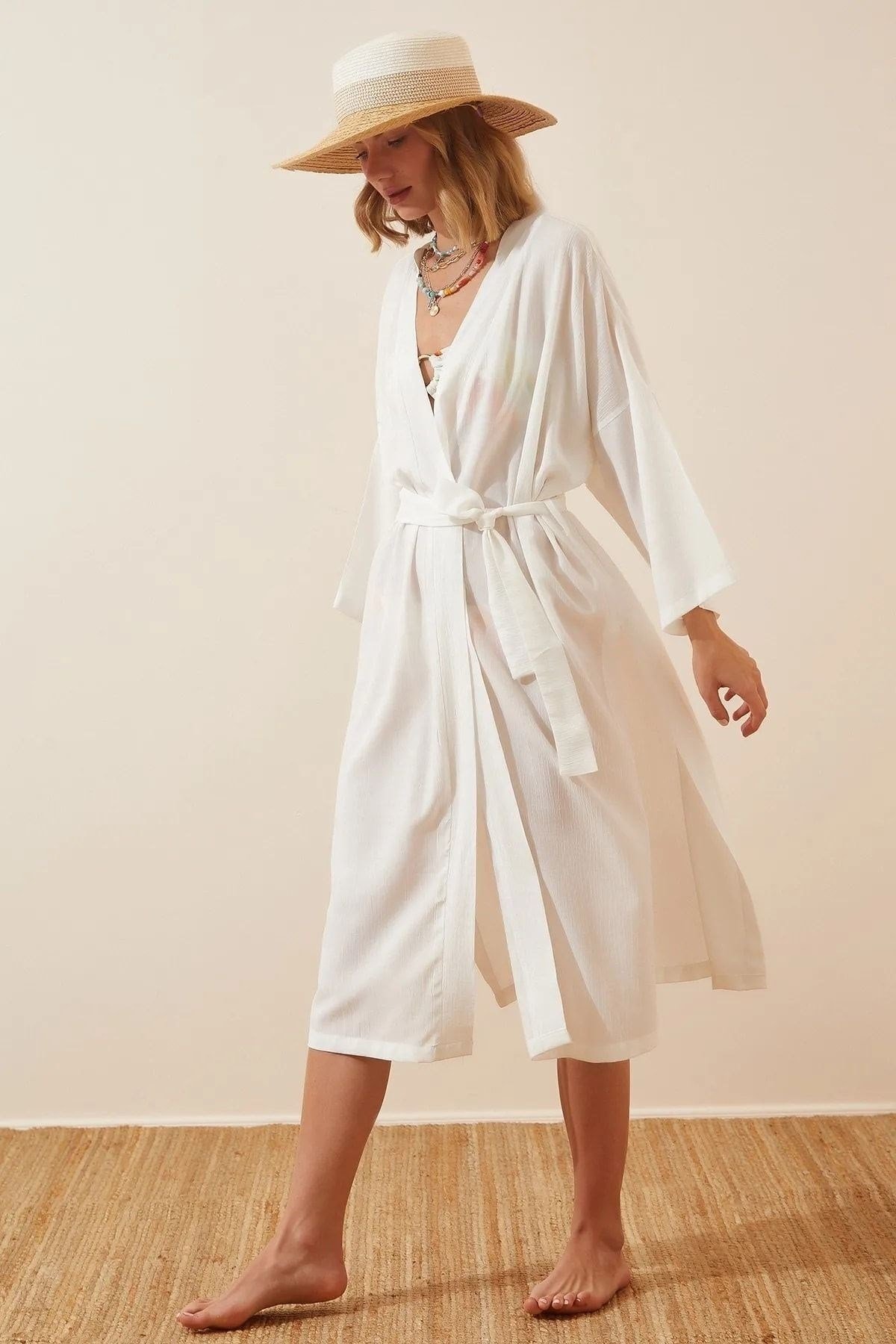 Kadın Beyaz Kuşaklı Krinkıl Viskon Kimono