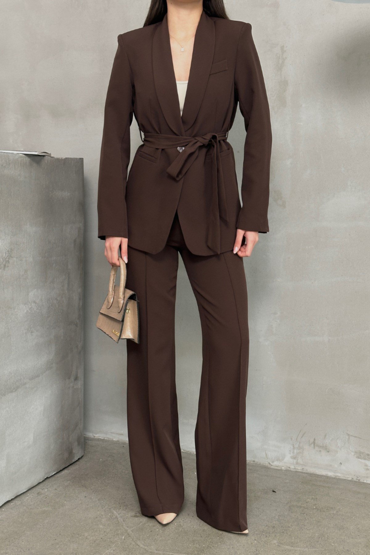 Kadın İkili Kuşaklı Blazer Ceket ve Pantolon Takım Kahverengi