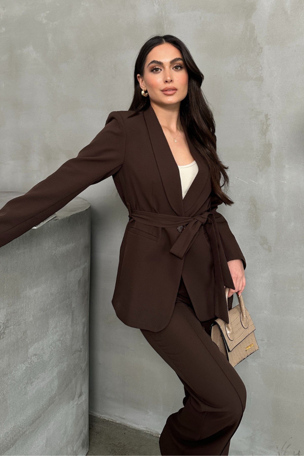 Kadın İkili Kuşaklı Blazer Ceket ve Pantolon Takım Kahverengi