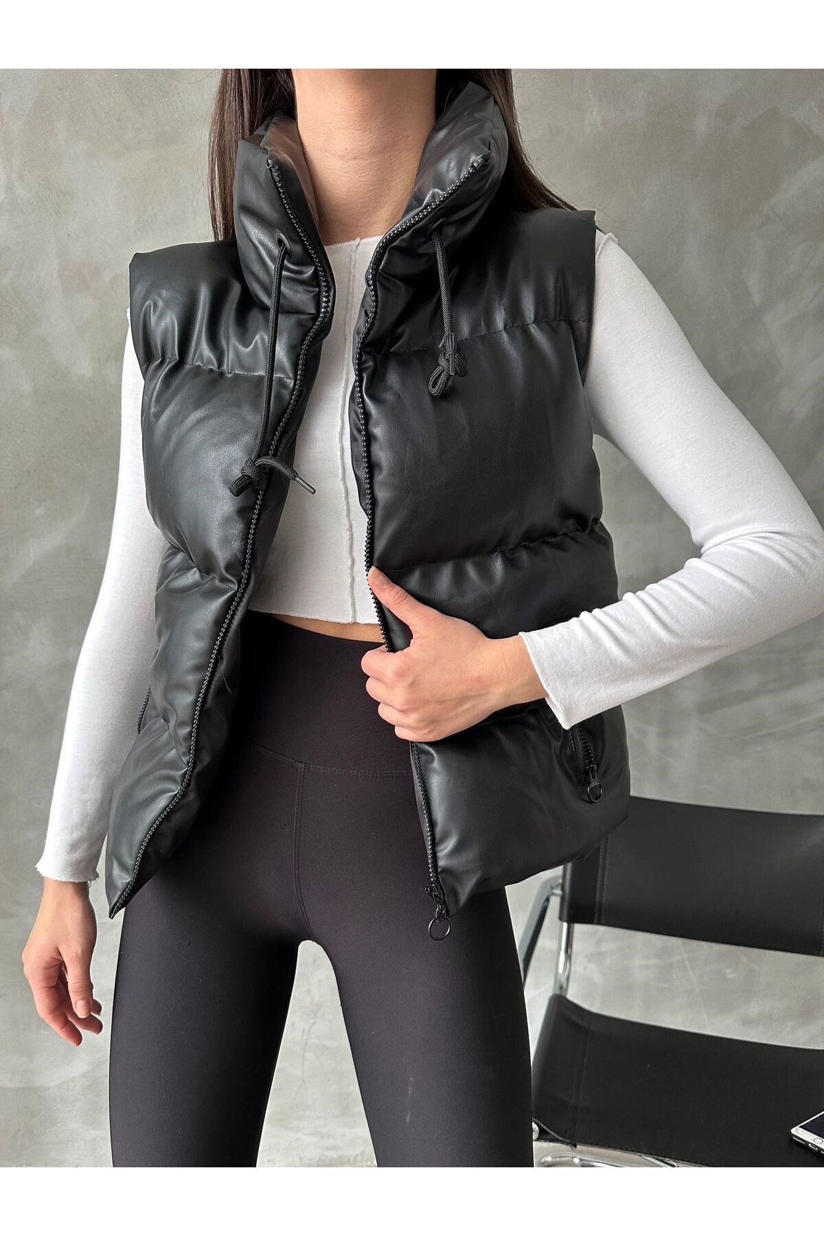 Kadın Kısa Crop Şişme Yelek