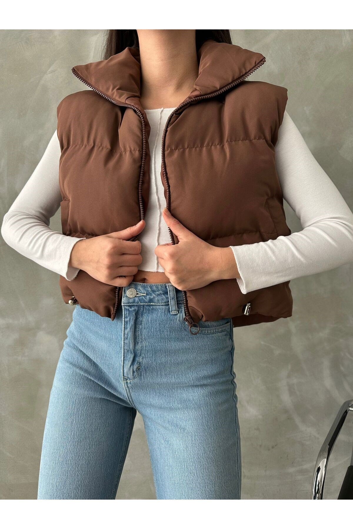 Kadın Kısa Crop Şişme Yelek