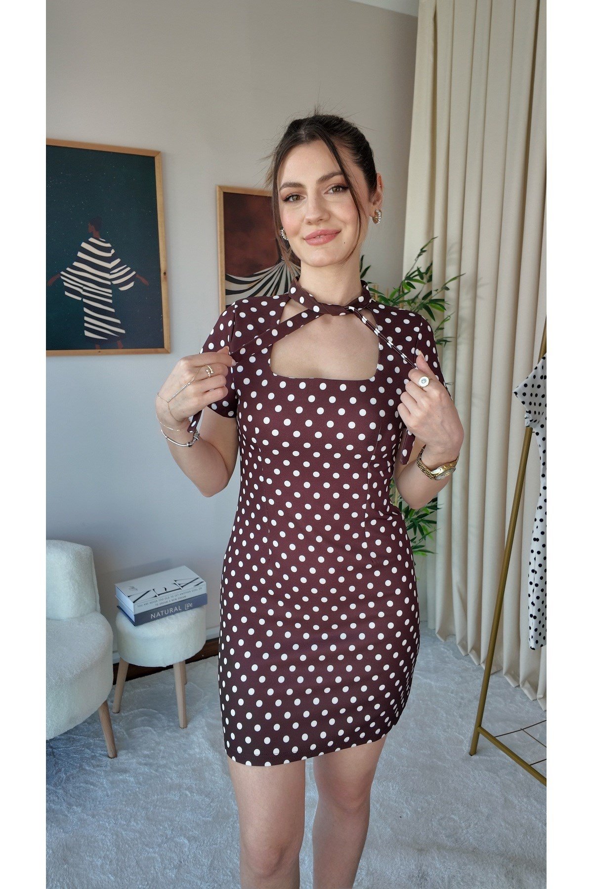 Kadın Puantiyeli Dekolteli Bağcıklı Yaka Retro Mini Elbise
