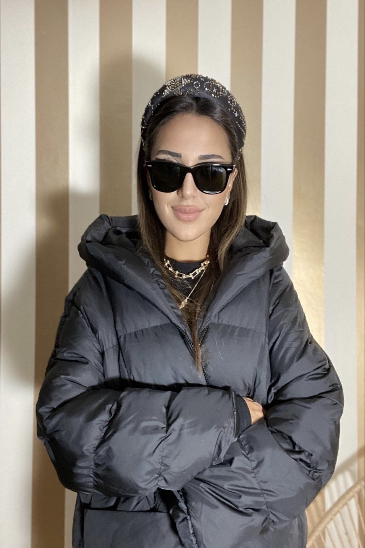 Kadın Siyah Kapüşonlu Şişme Uzun Oversize Mont