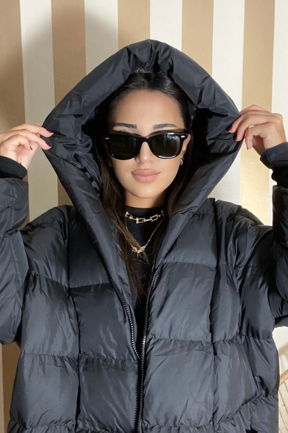 Kadın Siyah Kapüşonlu Şişme Uzun Oversize Mont