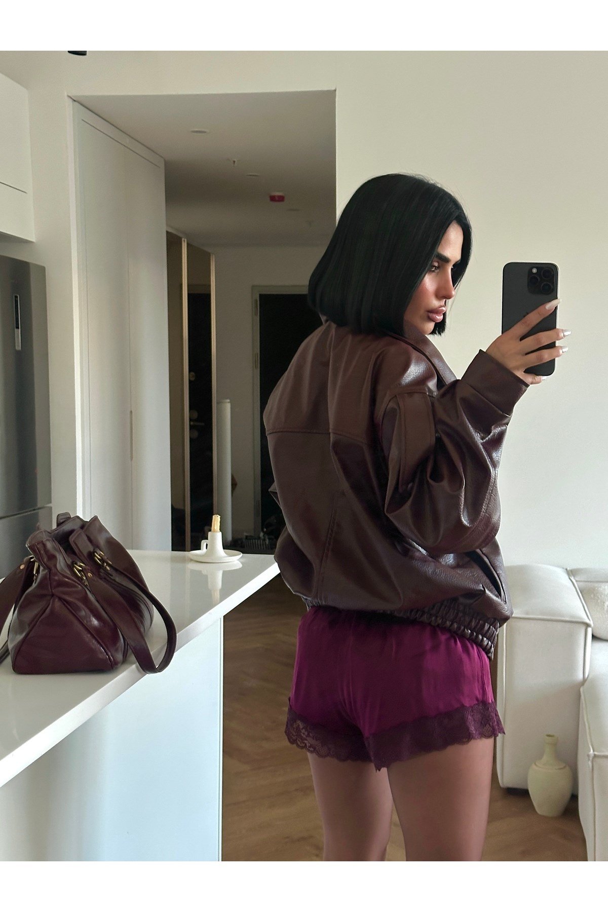 Kadın Viral Model Dik Yaka Fermuarlı Deri Ceket