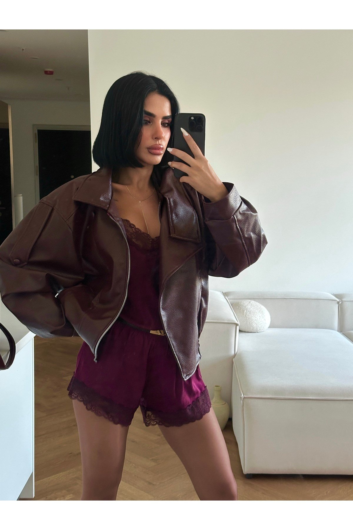 Kadın Viral Model Dik Yaka Fermuarlı Deri Ceket
