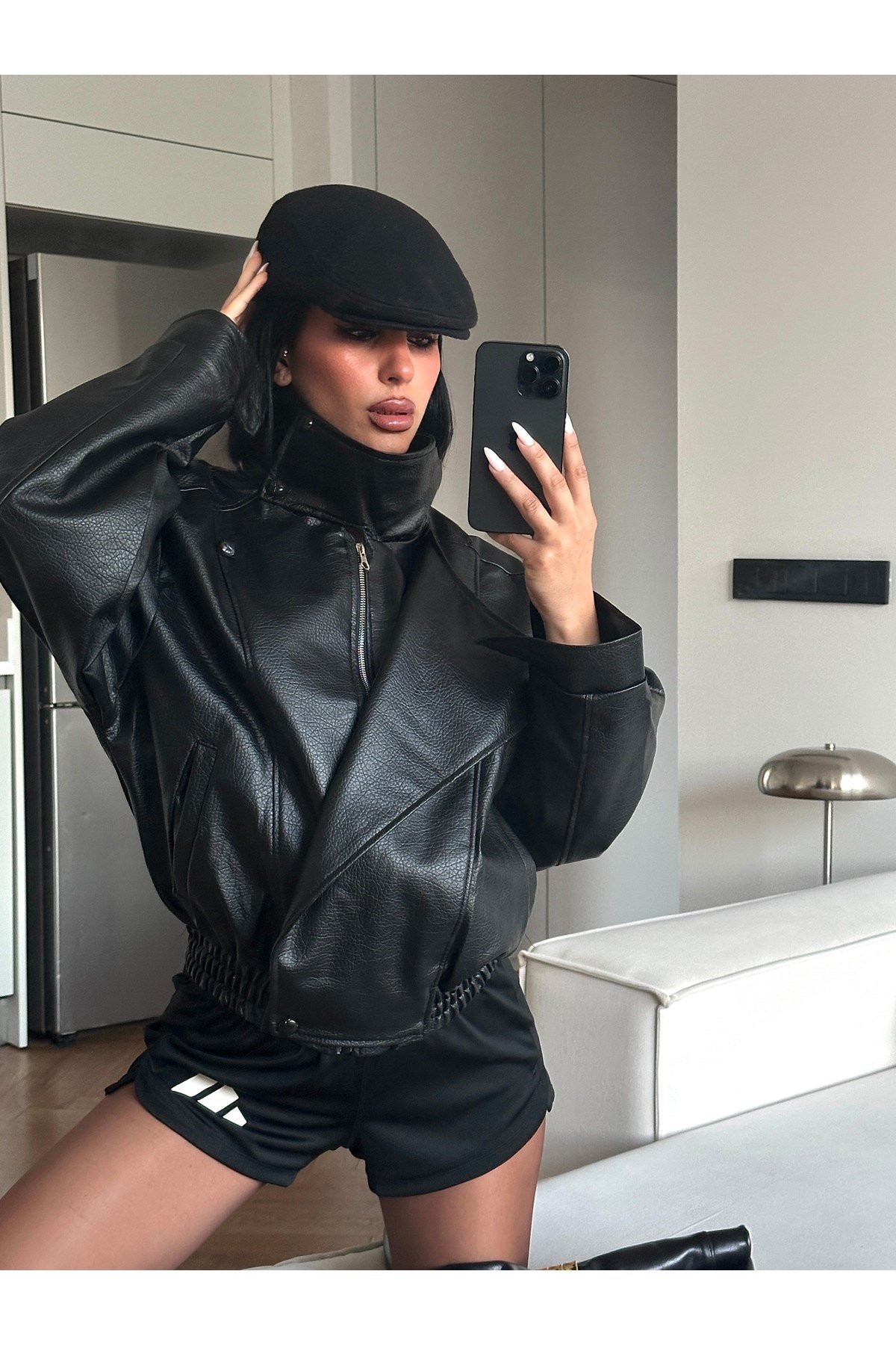 Kadın Viral Model Dik Yaka Fermuarlı Deri Ceket
