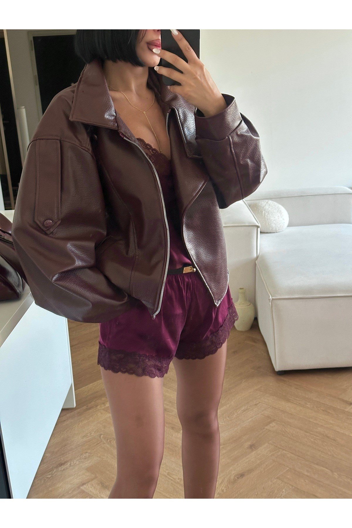 Kadın Viral Model Dik Yaka Fermuarlı Deri Ceket