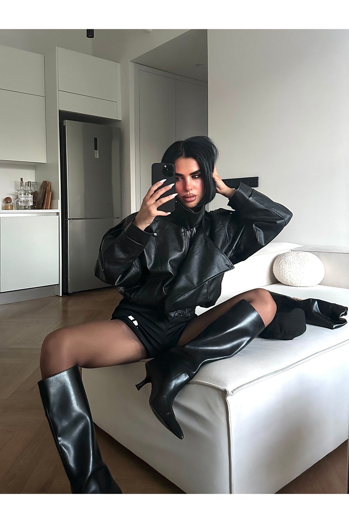 Kadın Viral Model Dik Yaka Fermuarlı Deri Ceket
