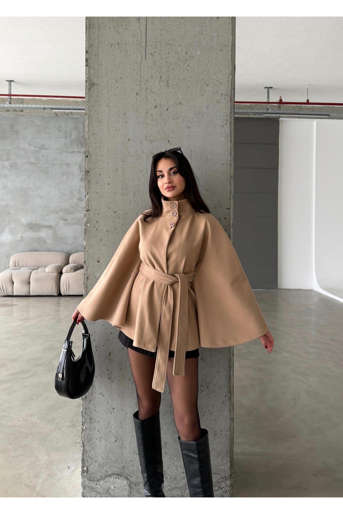 Kadın Viral Model Dik Yaka Kemer Detaylı İthal Kaşe Düğmeli Panço Ceket Kaban